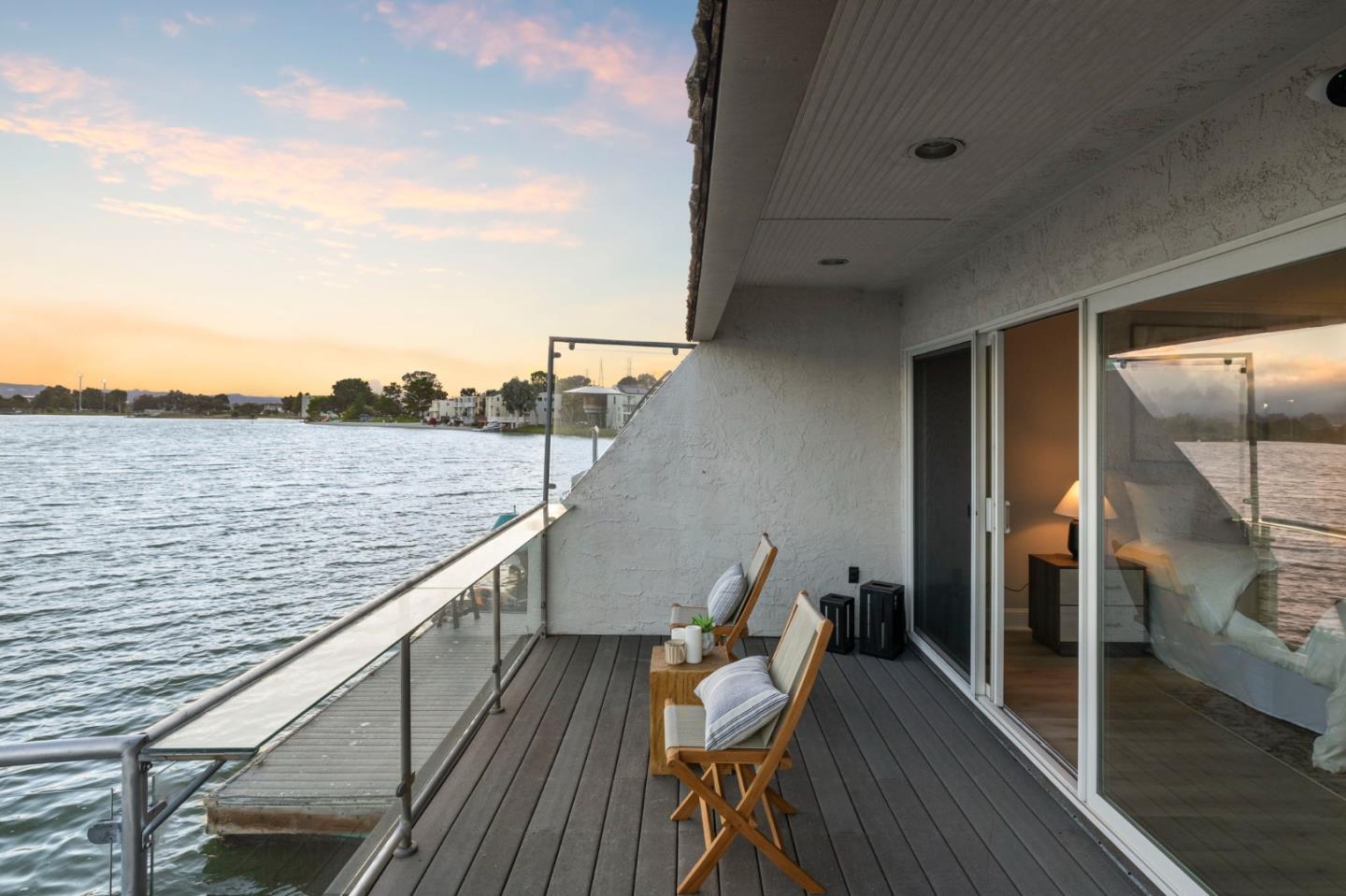 Detail Gallery Image 31 of 79 For 464 Fathom Dr, San Mateo,  CA 94404 - 3 Beds | 2 Baths