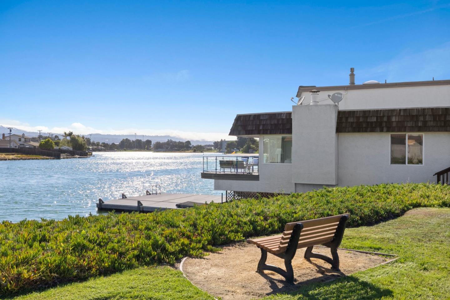 Detail Gallery Image 34 of 79 For 464 Fathom Dr, San Mateo,  CA 94404 - 3 Beds | 2 Baths