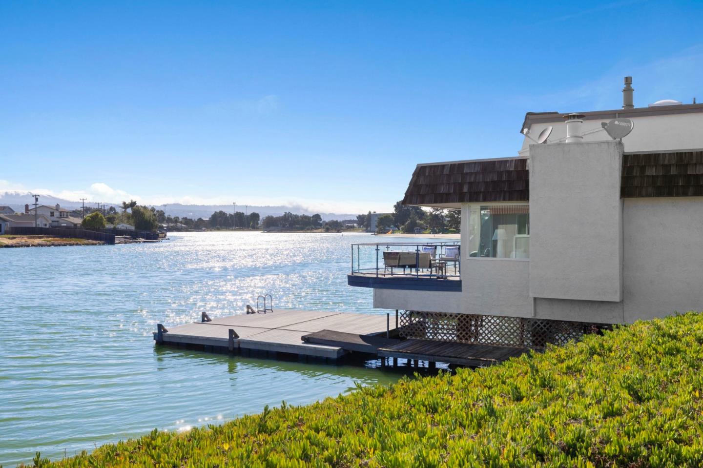 Detail Gallery Image 36 of 79 For 464 Fathom Dr, San Mateo,  CA 94404 - 3 Beds | 2 Baths