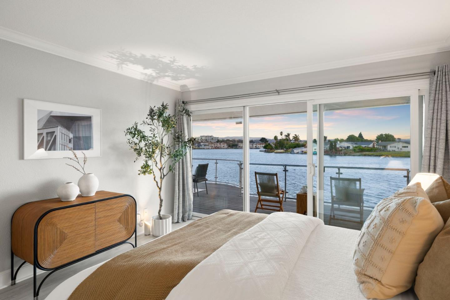 Detail Gallery Image 7 of 79 For 464 Fathom Dr, San Mateo,  CA 94404 - 3 Beds | 2 Baths