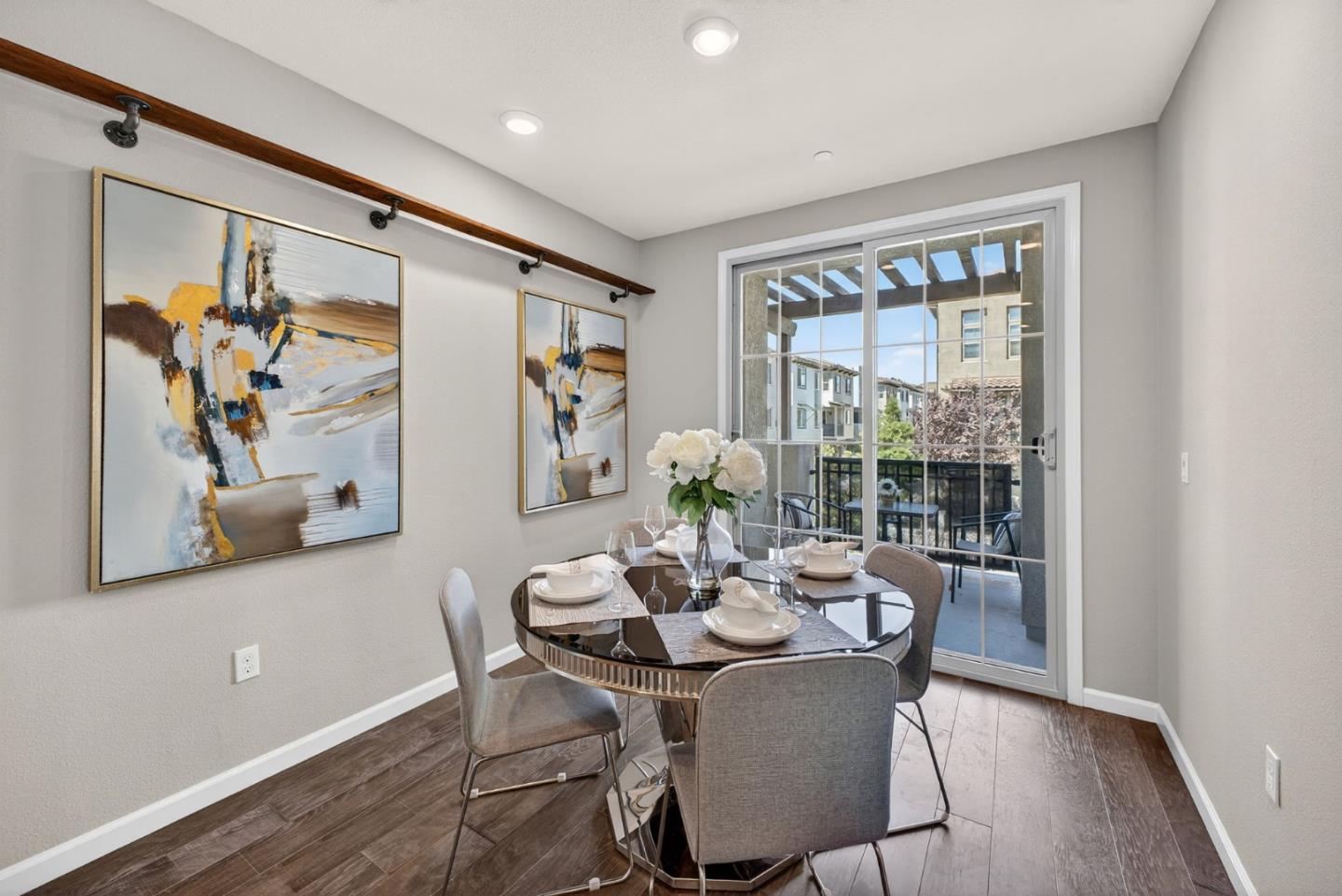 Detail Gallery Image 13 of 36 For 3092 Manuel St #1,  San Jose,  CA 95136 - 3 Beds | 3 Baths
