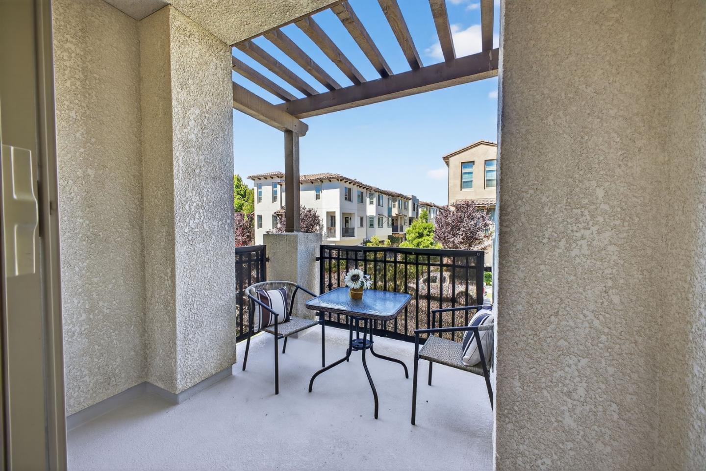 Detail Gallery Image 14 of 36 For 3092 Manuel St #1,  San Jose,  CA 95136 - 3 Beds | 3 Baths