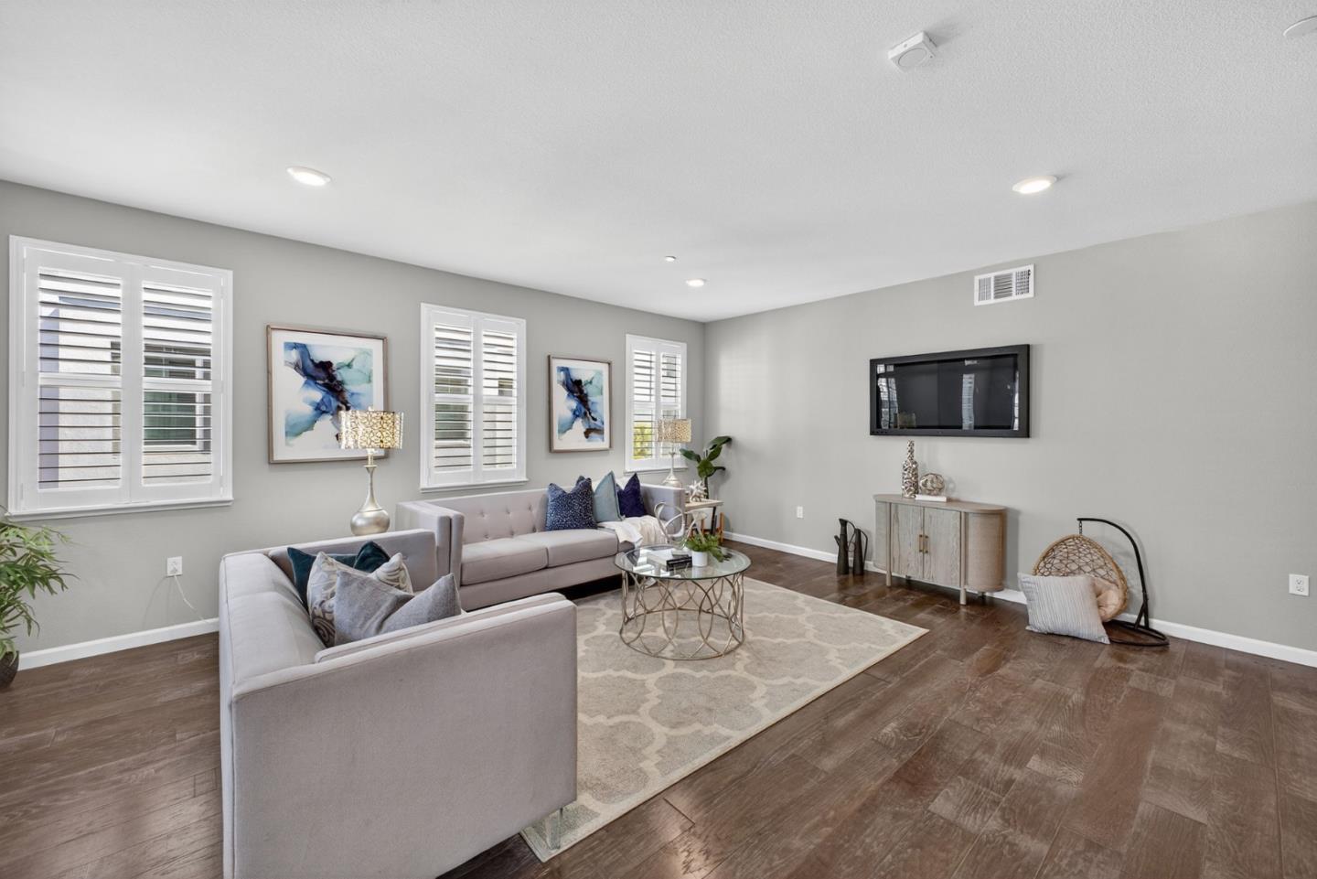 Detail Gallery Image 7 of 36 For 3092 Manuel St #1,  San Jose,  CA 95136 - 3 Beds | 3 Baths