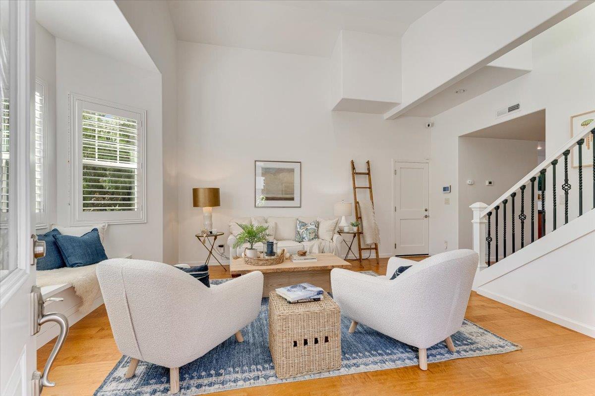 Detail Gallery Image 3 of 40 For 513 Hill St, Capitola,  CA 95010 - 3 Beds | 2/1 Baths