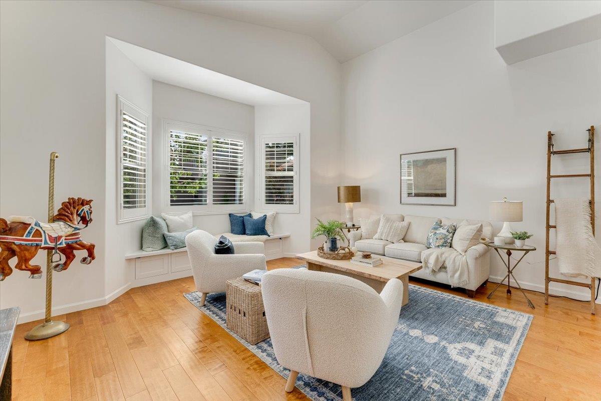 Detail Gallery Image 4 of 40 For 513 Hill St, Capitola,  CA 95010 - 3 Beds | 2/1 Baths