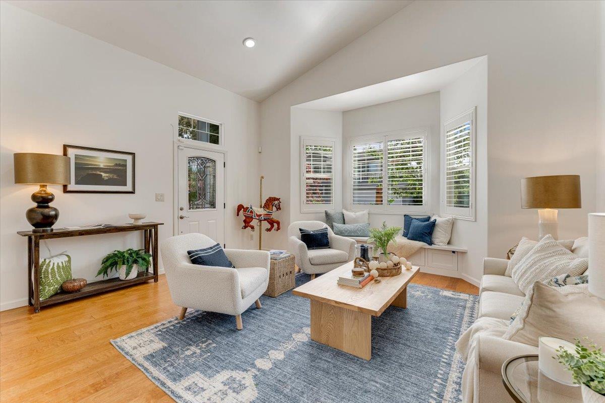 Detail Gallery Image 5 of 40 For 513 Hill St, Capitola,  CA 95010 - 3 Beds | 2/1 Baths
