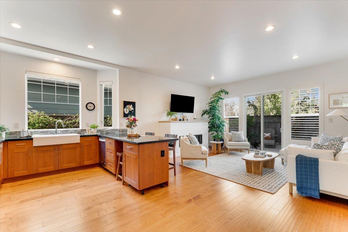Detail Gallery Image 8 of 40 For 513 Hill St, Capitola,  CA 95010 - 3 Beds | 2/1 Baths