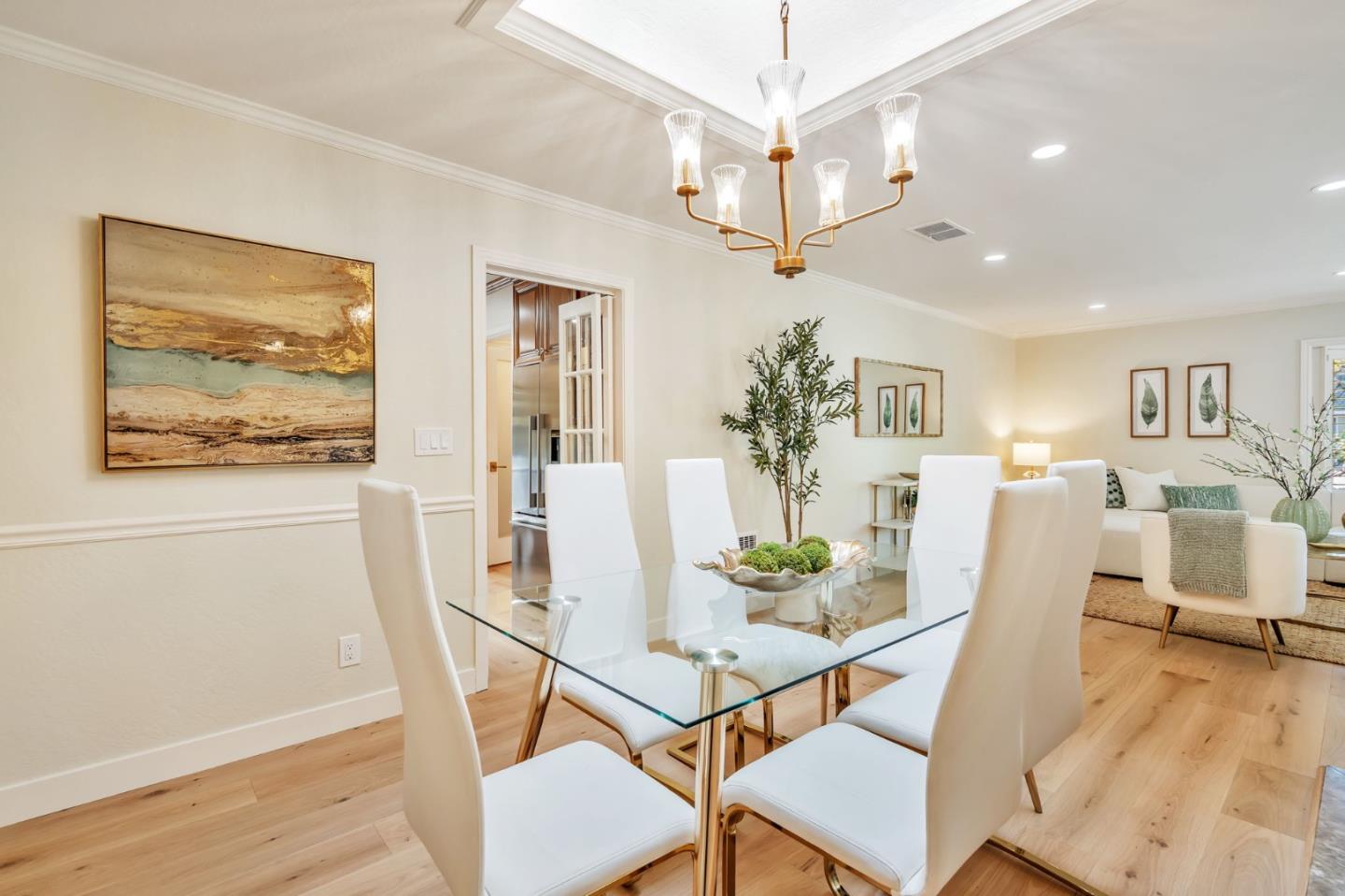 Detail Gallery Image 11 of 66 For 534 Hilbar Ln, Palo Alto,  CA 94303 - 4 Beds | 2 Baths