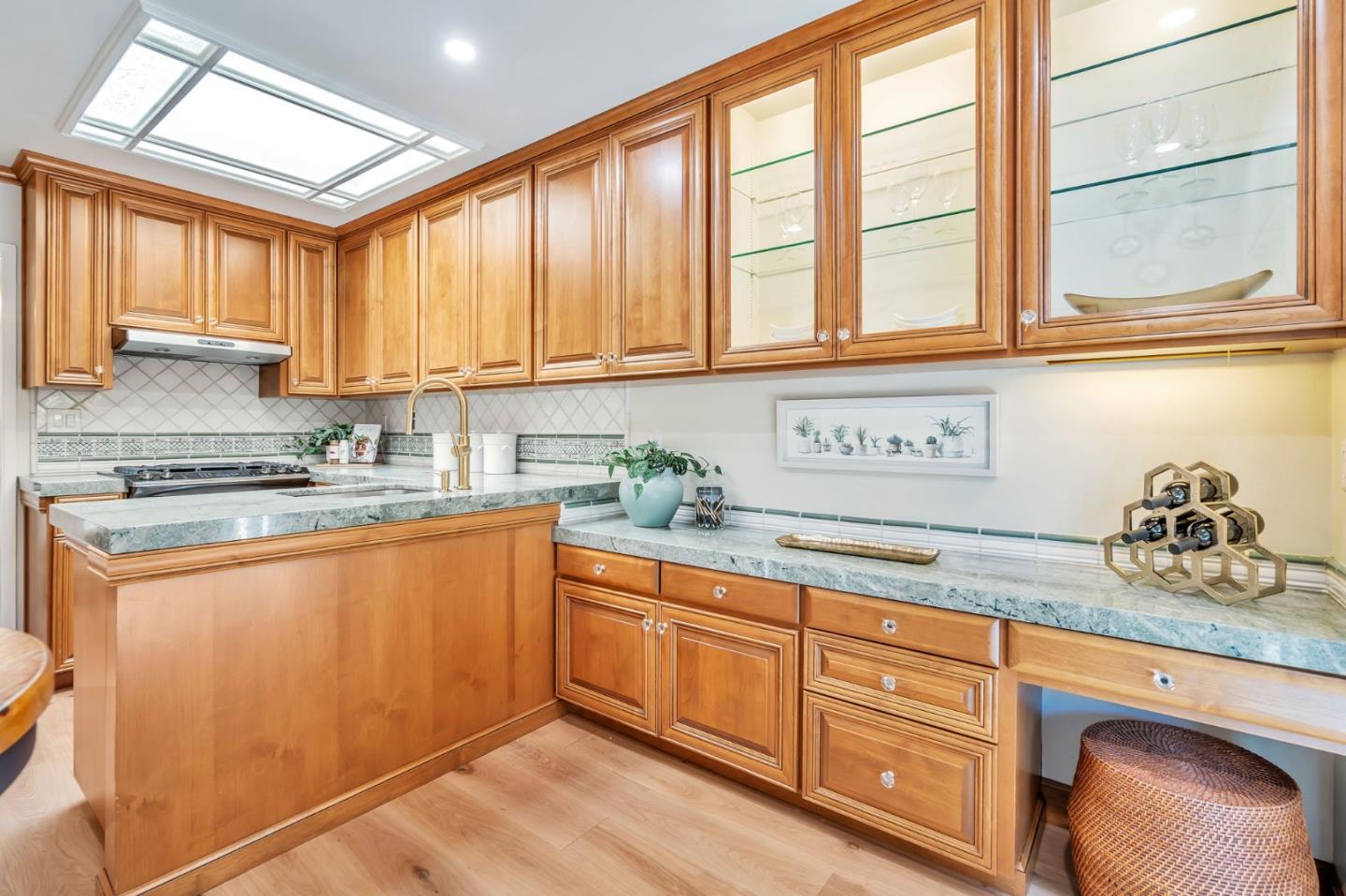 Detail Gallery Image 16 of 66 For 534 Hilbar Ln, Palo Alto,  CA 94303 - 4 Beds | 2 Baths