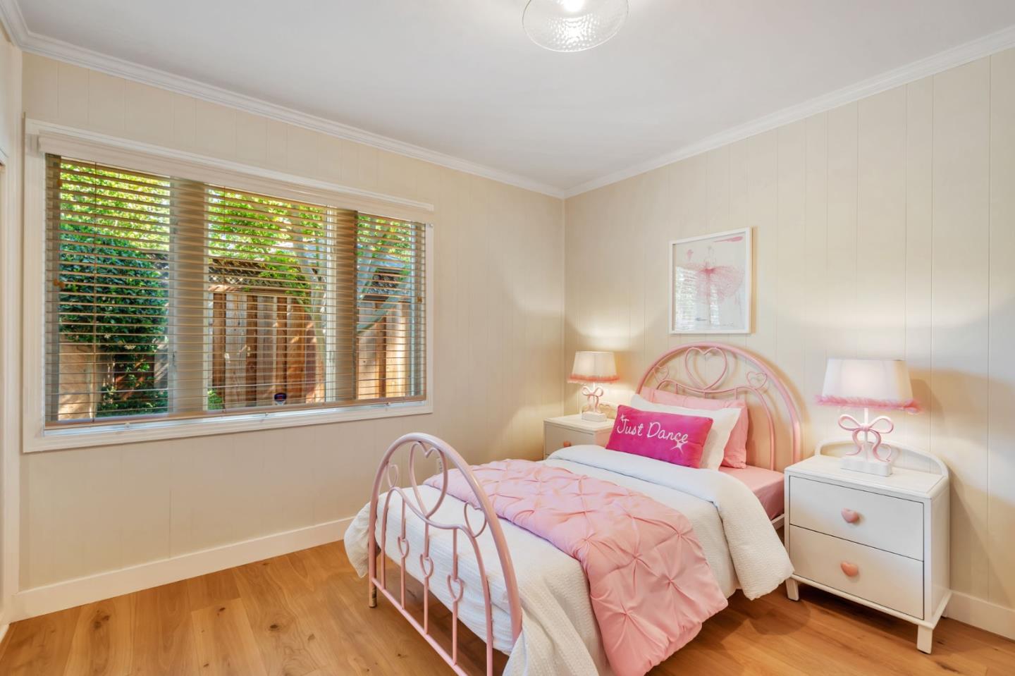 Detail Gallery Image 22 of 66 For 534 Hilbar Ln, Palo Alto,  CA 94303 - 4 Beds | 2 Baths