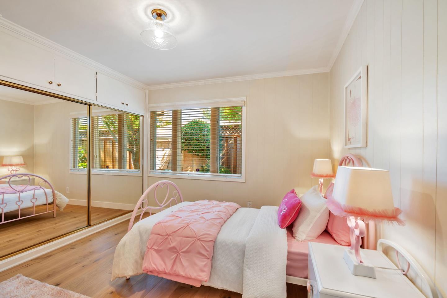 Detail Gallery Image 23 of 66 For 534 Hilbar Ln, Palo Alto,  CA 94303 - 4 Beds | 2 Baths