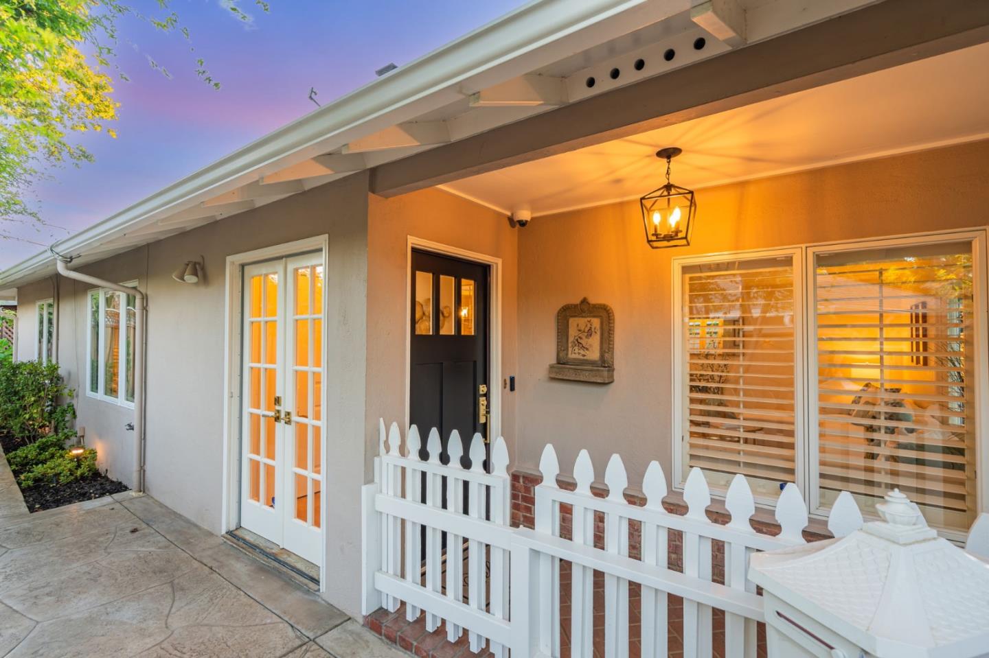 Detail Gallery Image 33 of 66 For 534 Hilbar Ln, Palo Alto,  CA 94303 - 4 Beds | 2 Baths