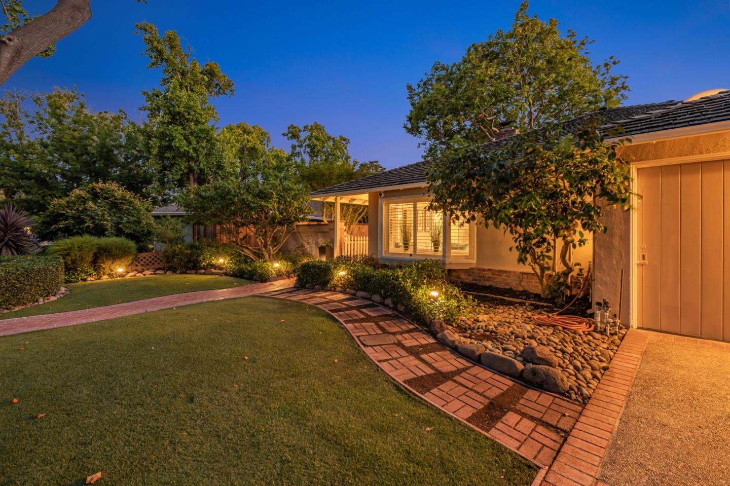 Detail Gallery Image 35 of 66 For 534 Hilbar Ln, Palo Alto,  CA 94303 - 4 Beds | 2 Baths