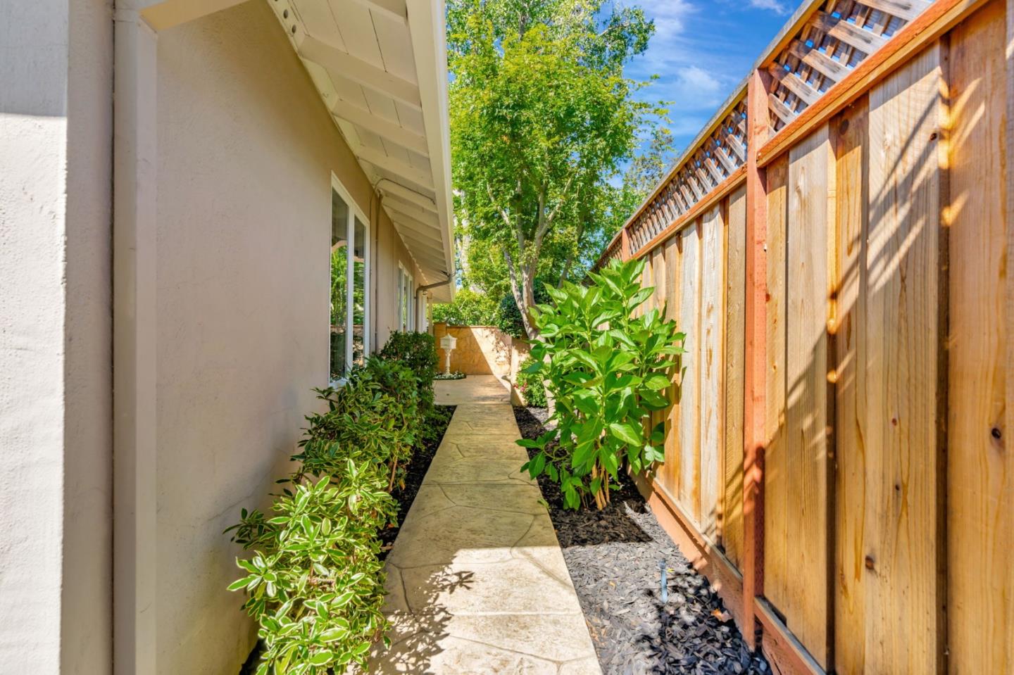 Detail Gallery Image 38 of 66 For 534 Hilbar Ln, Palo Alto,  CA 94303 - 4 Beds | 2 Baths