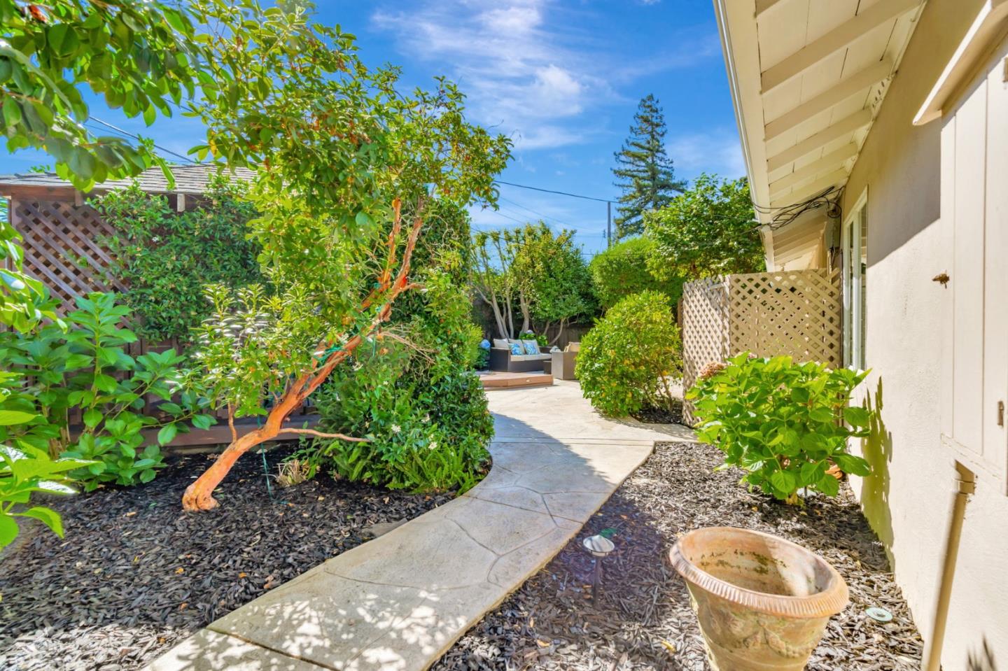 Detail Gallery Image 40 of 66 For 534 Hilbar Ln, Palo Alto,  CA 94303 - 4 Beds | 2 Baths