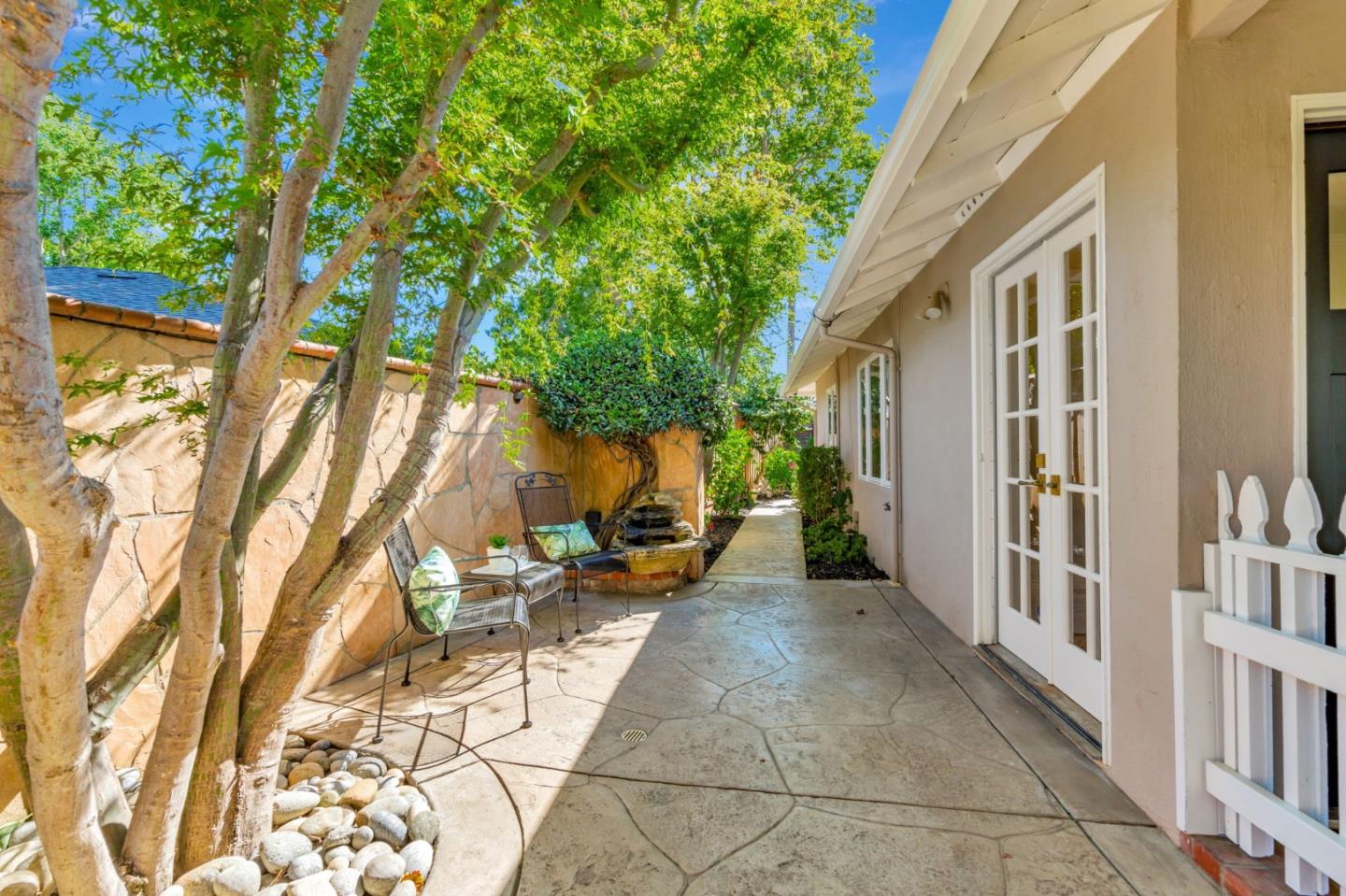 Detail Gallery Image 41 of 66 For 534 Hilbar Ln, Palo Alto,  CA 94303 - 4 Beds | 2 Baths