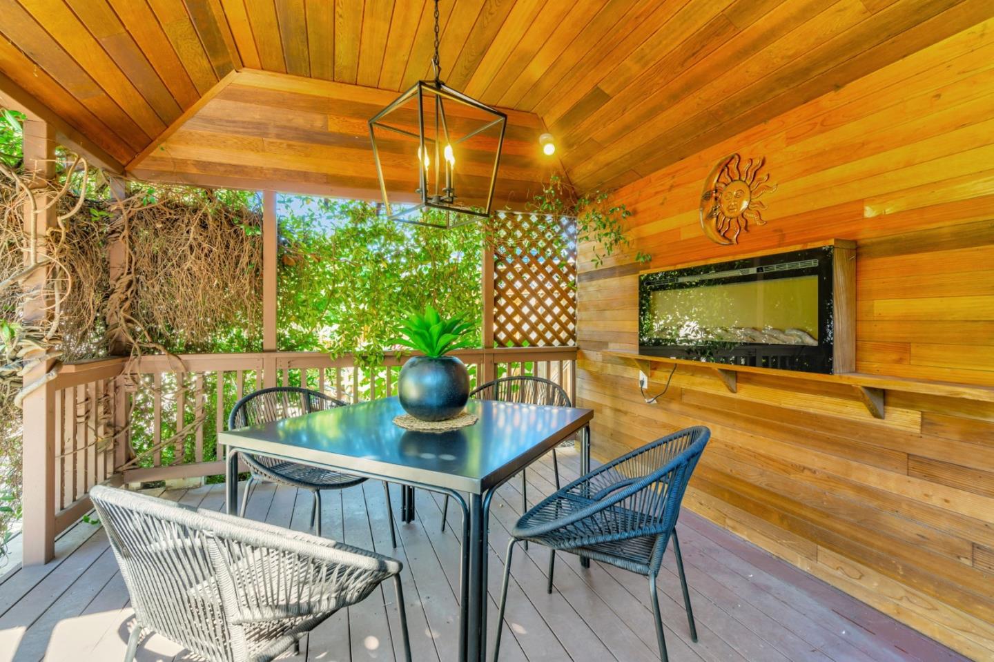Detail Gallery Image 42 of 66 For 534 Hilbar Ln, Palo Alto,  CA 94303 - 4 Beds | 2 Baths