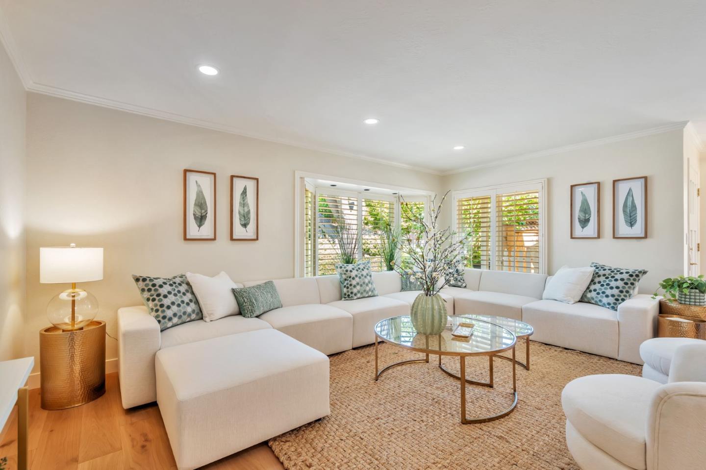 Detail Gallery Image 5 of 66 For 534 Hilbar Ln, Palo Alto,  CA 94303 - 4 Beds | 2 Baths
