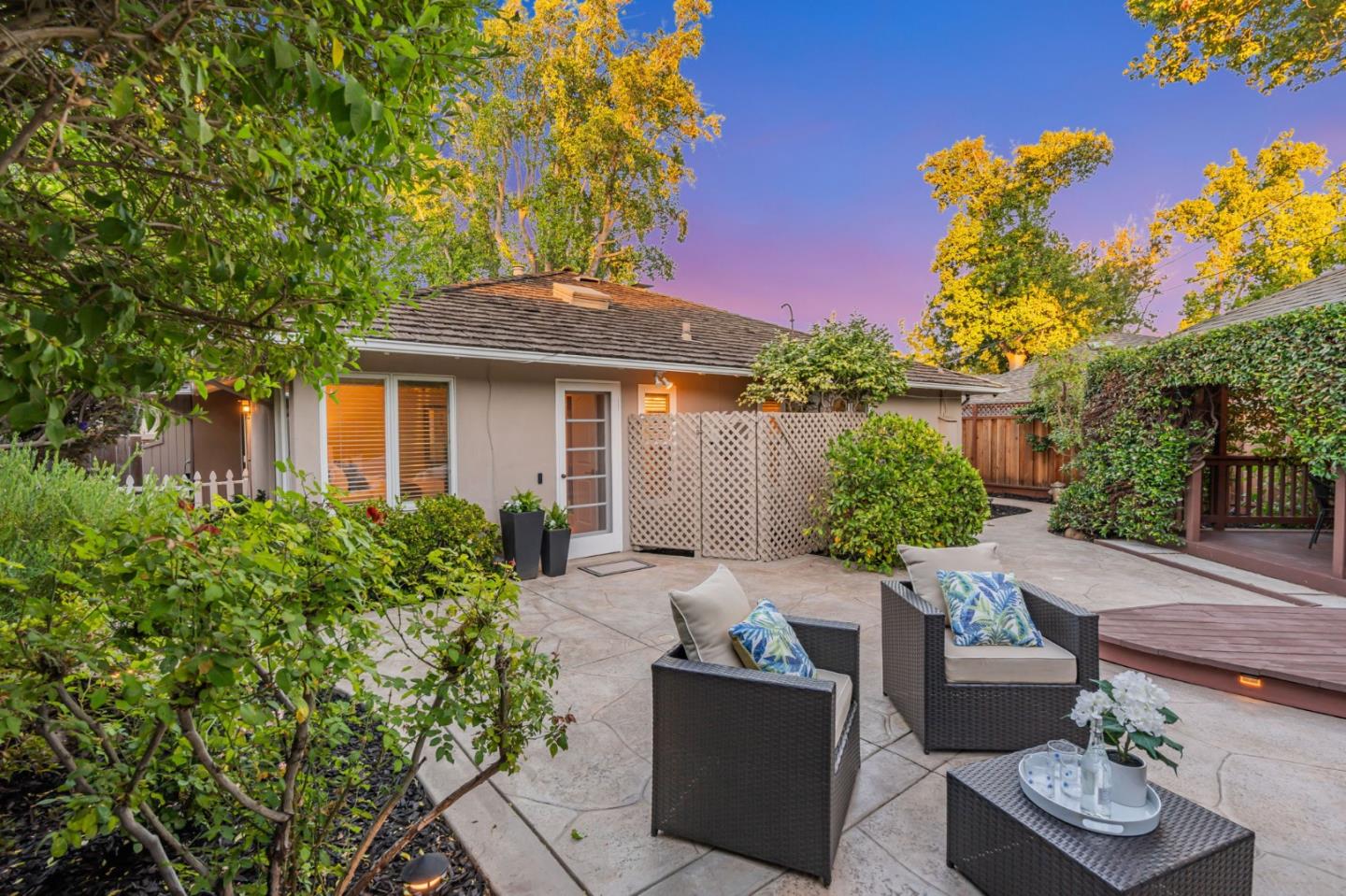 Detail Gallery Image 52 of 66 For 534 Hilbar Ln, Palo Alto,  CA 94303 - 4 Beds | 2 Baths