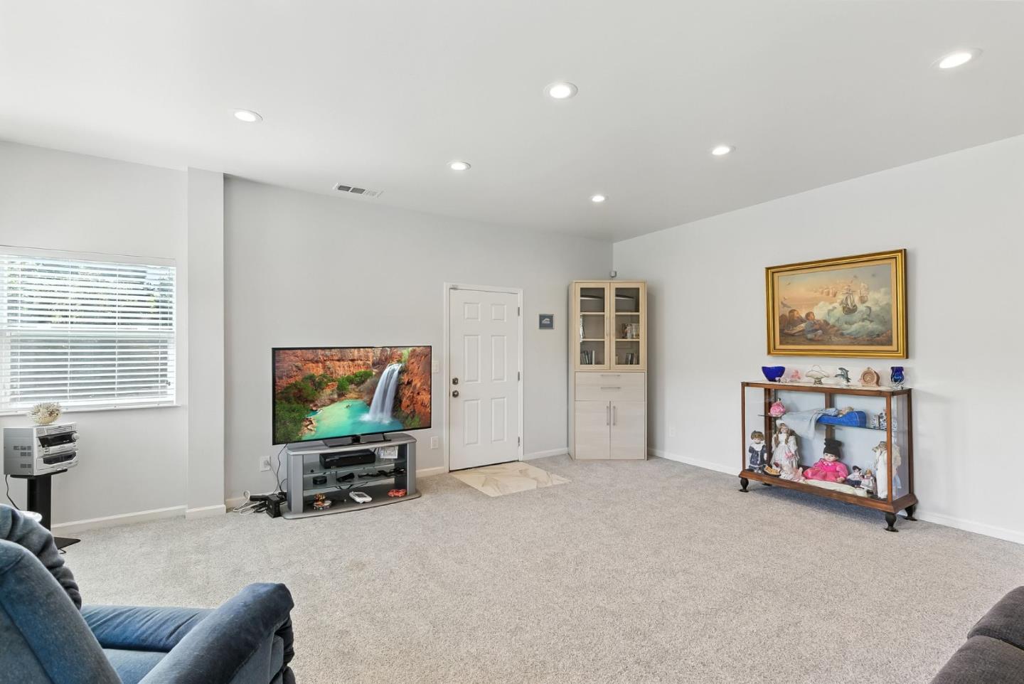 Detail Gallery Image 20 of 25 For 87 Exeter Ave, San Carlos,  CA 94070 - 4 Beds | 3 Baths
