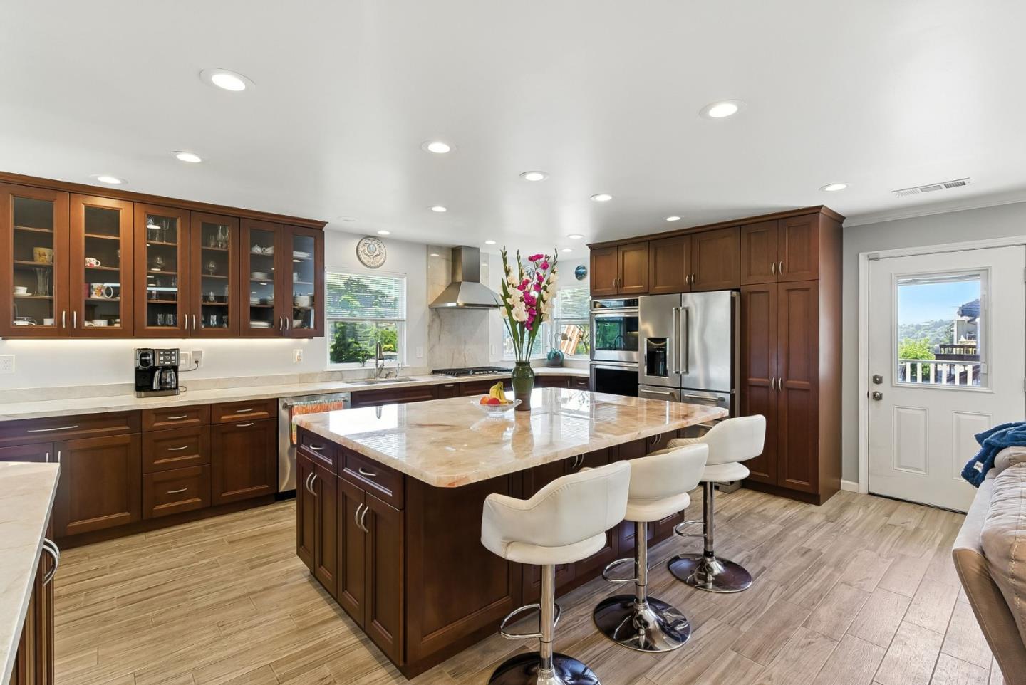 Detail Gallery Image 7 of 25 For 87 Exeter Ave, San Carlos,  CA 94070 - 4 Beds | 3 Baths