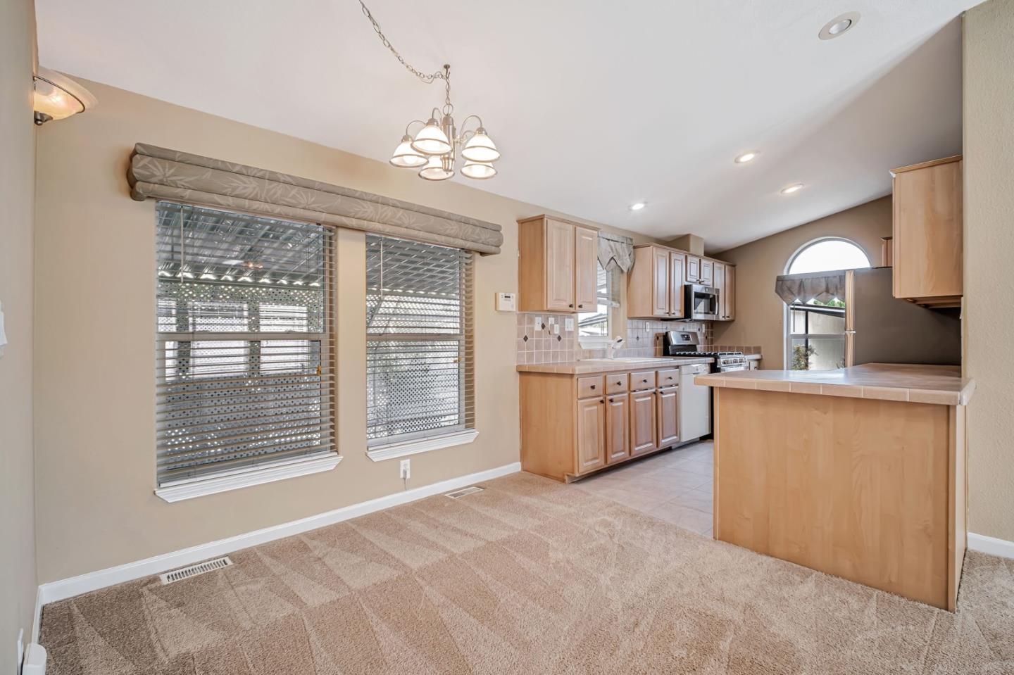 Detail Gallery Image 14 of 33 For 1283 Sussex Way #24,  Hayward,  CA 94544 - 3 Beds | 2 Baths