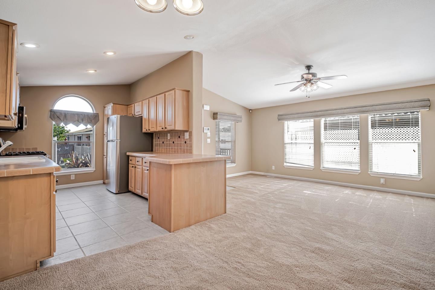 Detail Gallery Image 15 of 33 For 1283 Sussex Way #24,  Hayward,  CA 94544 - 3 Beds | 2 Baths