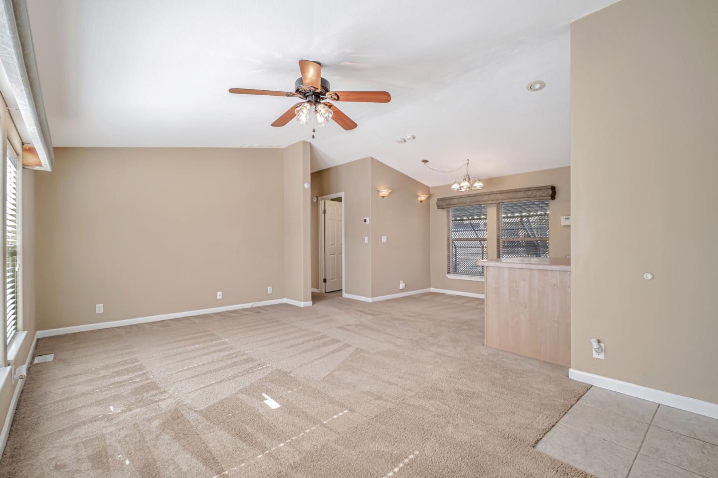 Detail Gallery Image 6 of 33 For 1283 Sussex Way #24,  Hayward,  CA 94544 - 3 Beds | 2 Baths