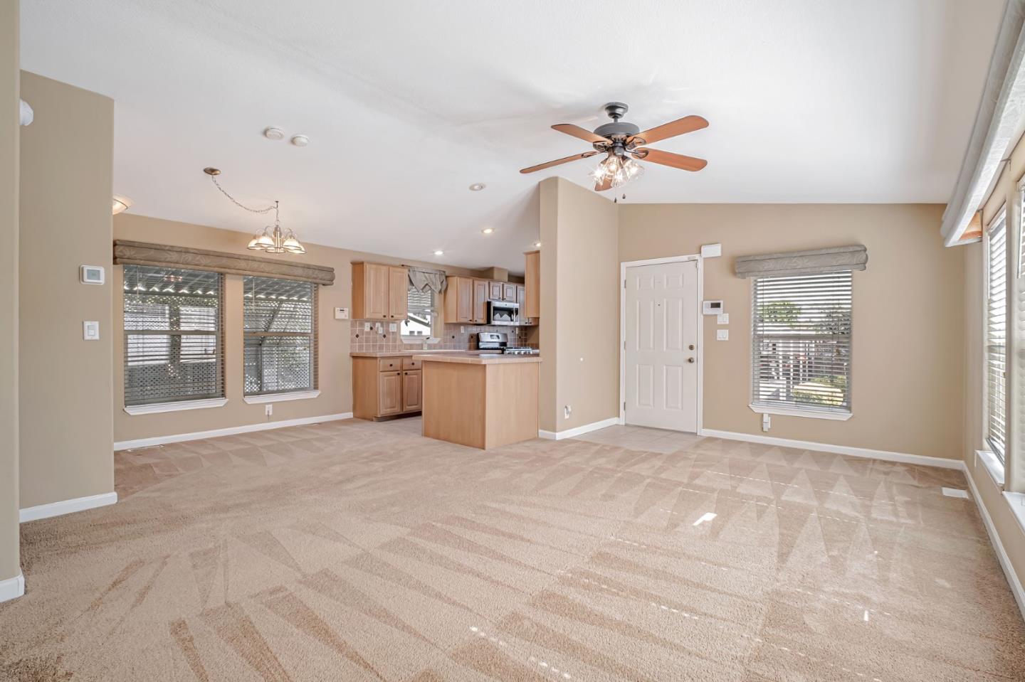 Detail Gallery Image 7 of 33 For 1283 Sussex Way #24,  Hayward,  CA 94544 - 3 Beds | 2 Baths
