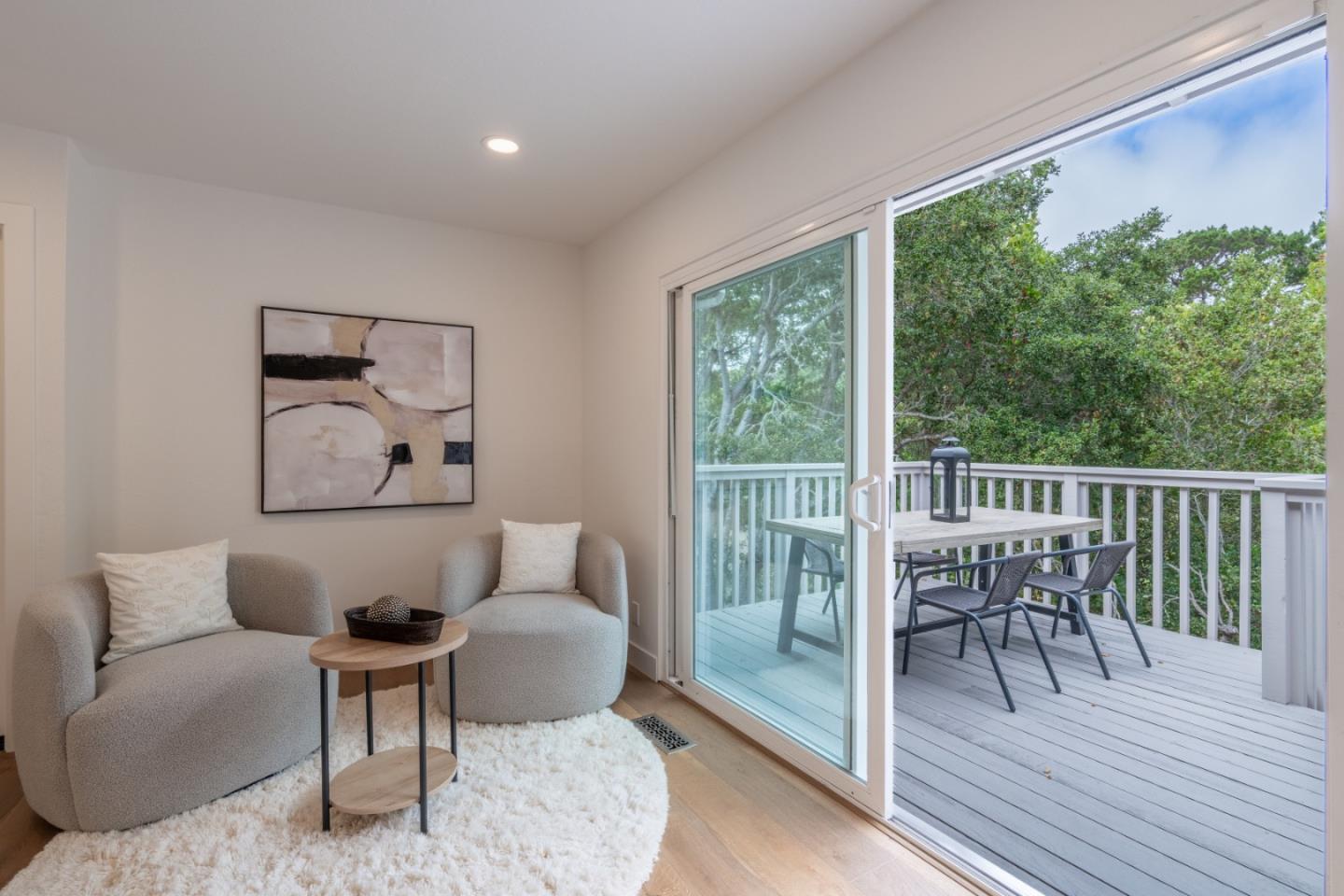 Detail Gallery Image 10 of 40 For 15 Alta Mesa Cir, Monterey,  CA 93940 - 4 Beds | 3 Baths