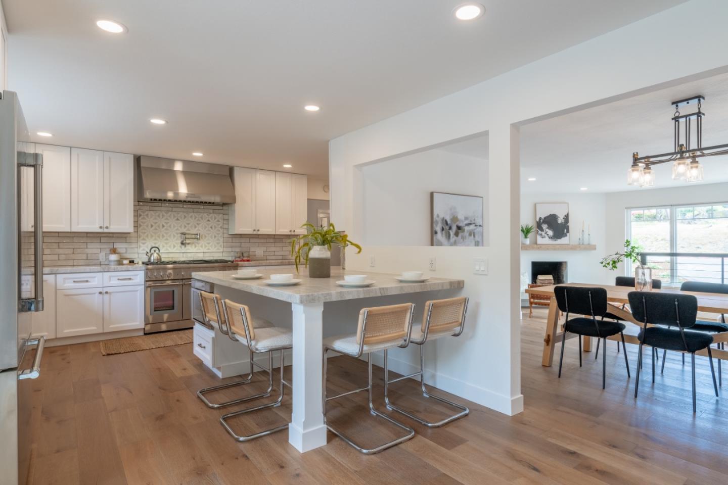 Detail Gallery Image 11 of 40 For 15 Alta Mesa Cir, Monterey,  CA 93940 - 4 Beds | 3 Baths