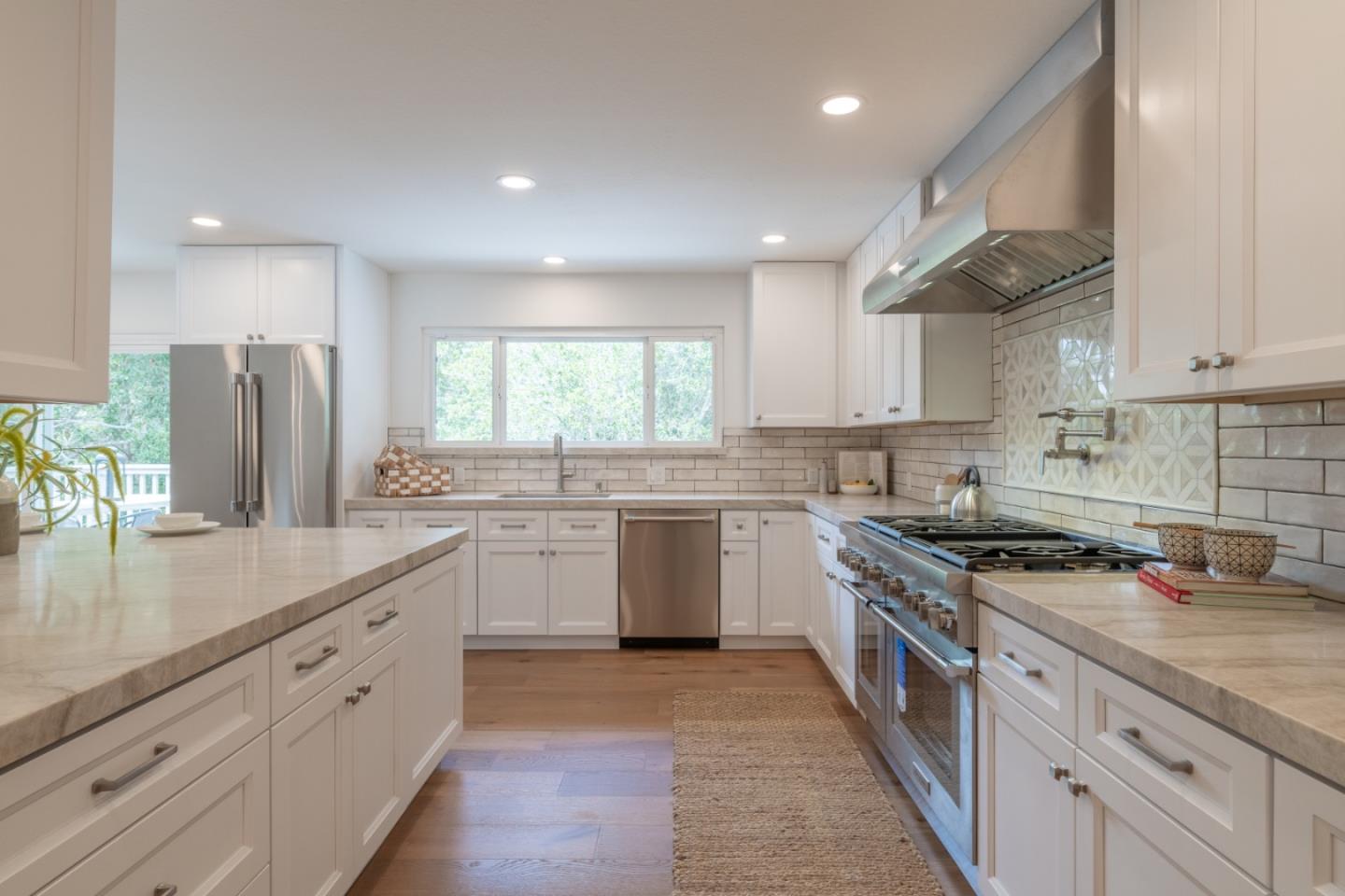 Detail Gallery Image 12 of 40 For 15 Alta Mesa Cir, Monterey,  CA 93940 - 4 Beds | 3 Baths