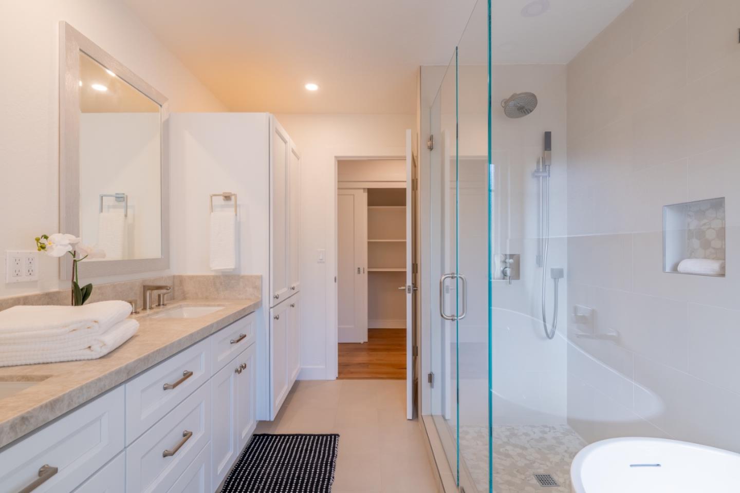 Detail Gallery Image 18 of 40 For 15 Alta Mesa Cir, Monterey,  CA 93940 - 4 Beds | 3 Baths