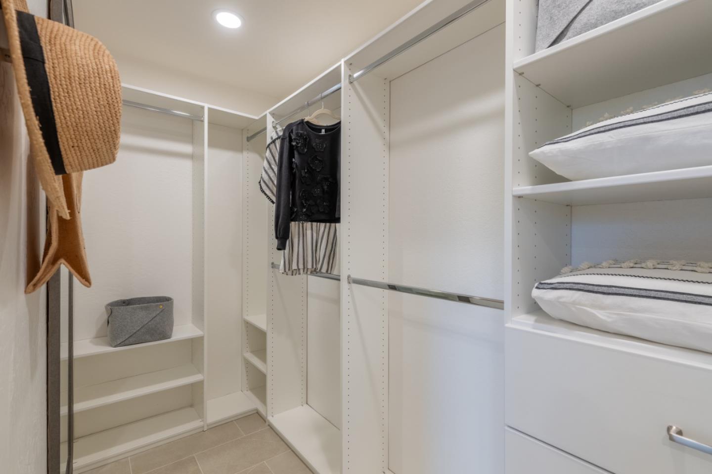 Detail Gallery Image 27 of 40 For 15 Alta Mesa Cir, Monterey,  CA 93940 - 4 Beds | 3 Baths