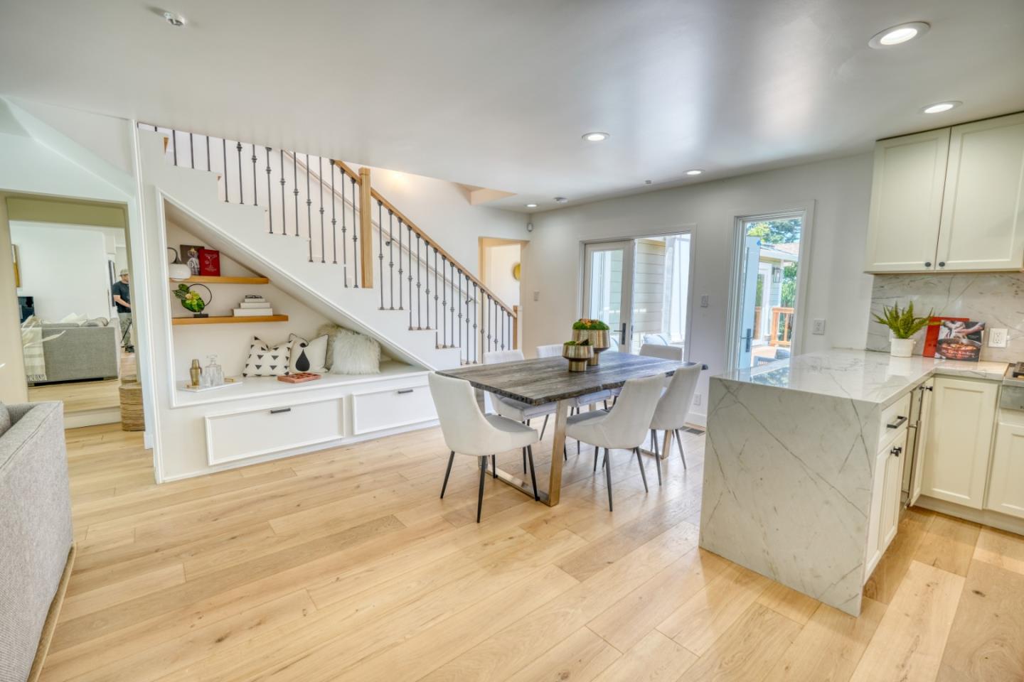 Detail Gallery Image 11 of 76 For 952 6th Ave, Redwood City,  CA 94063 - 5 Beds | 5 Baths