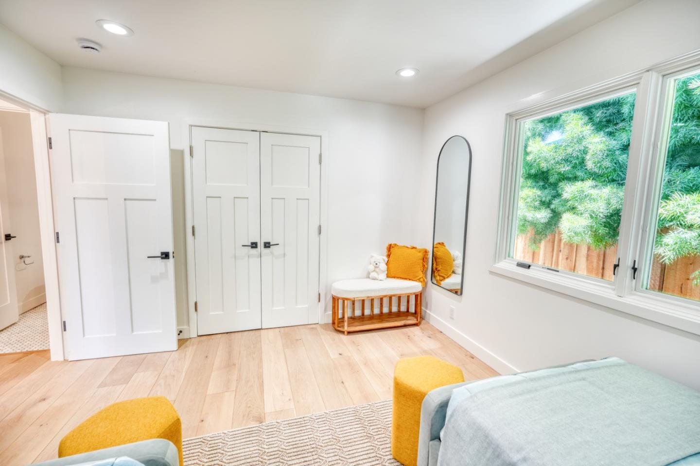 Detail Gallery Image 26 of 76 For 952 6th Ave, Redwood City,  CA 94063 - 5 Beds | 5 Baths