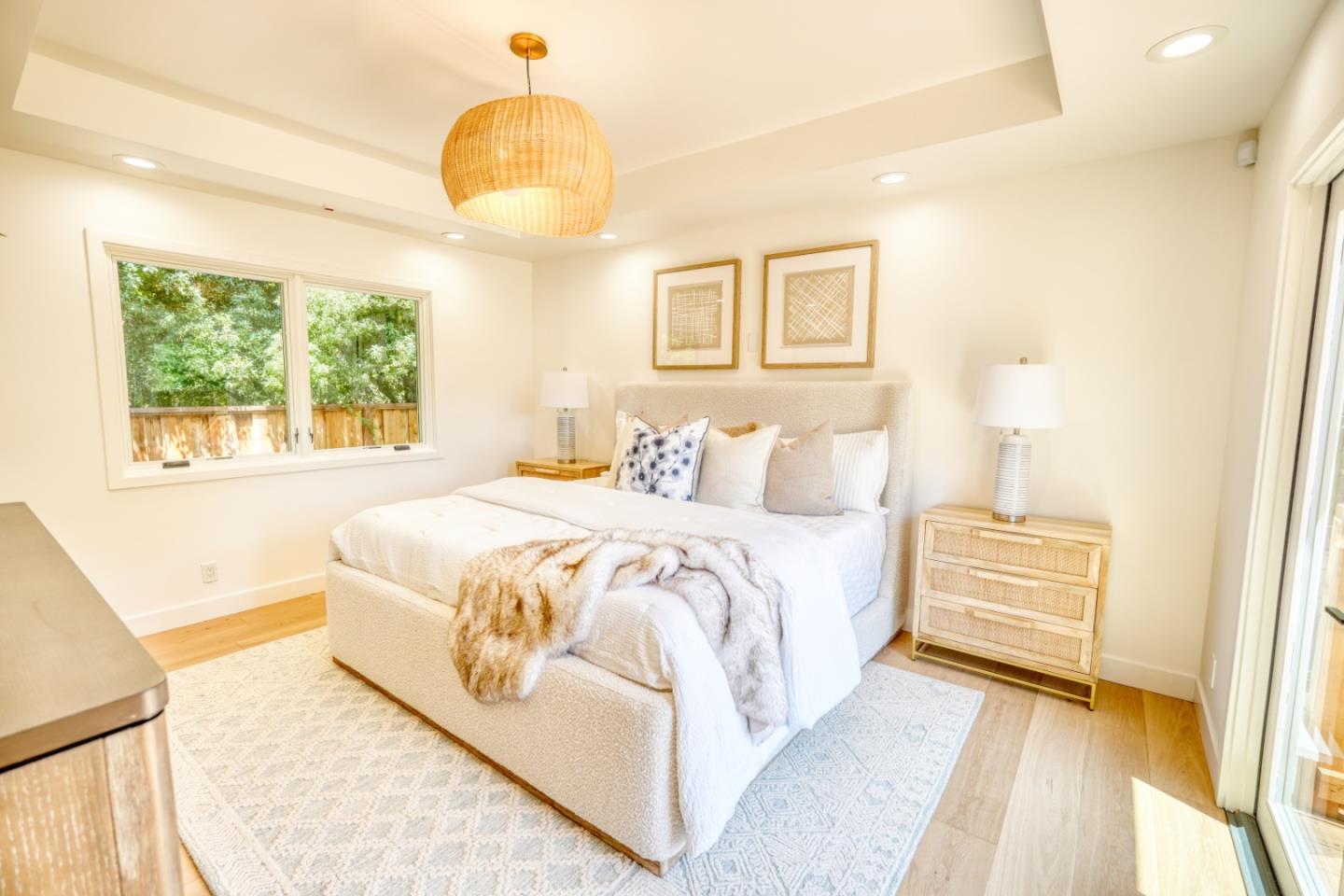 Detail Gallery Image 28 of 76 For 952 6th Ave, Redwood City,  CA 94063 - 5 Beds | 5 Baths