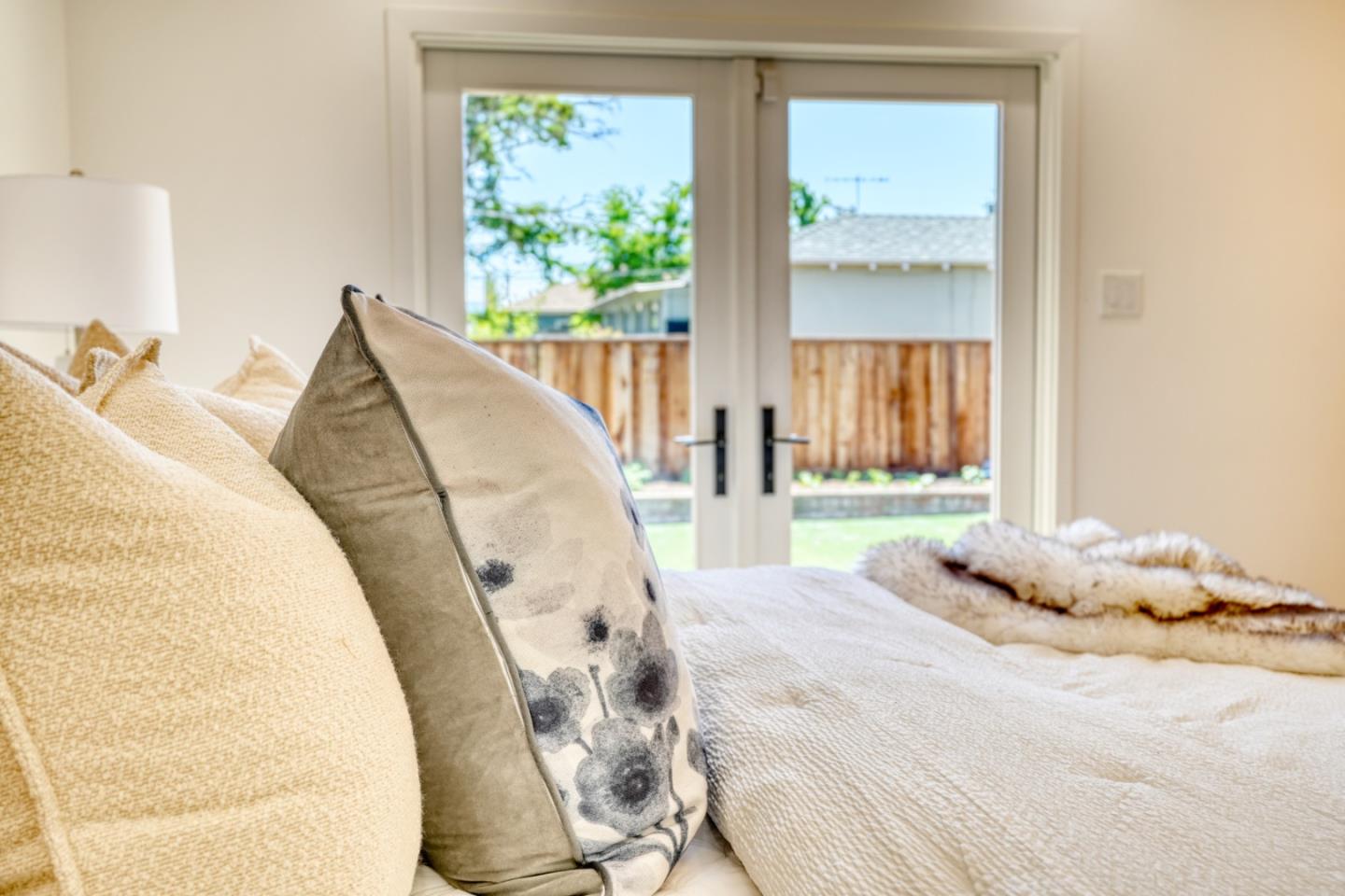 Detail Gallery Image 33 of 76 For 952 6th Ave, Redwood City,  CA 94063 - 5 Beds | 5 Baths