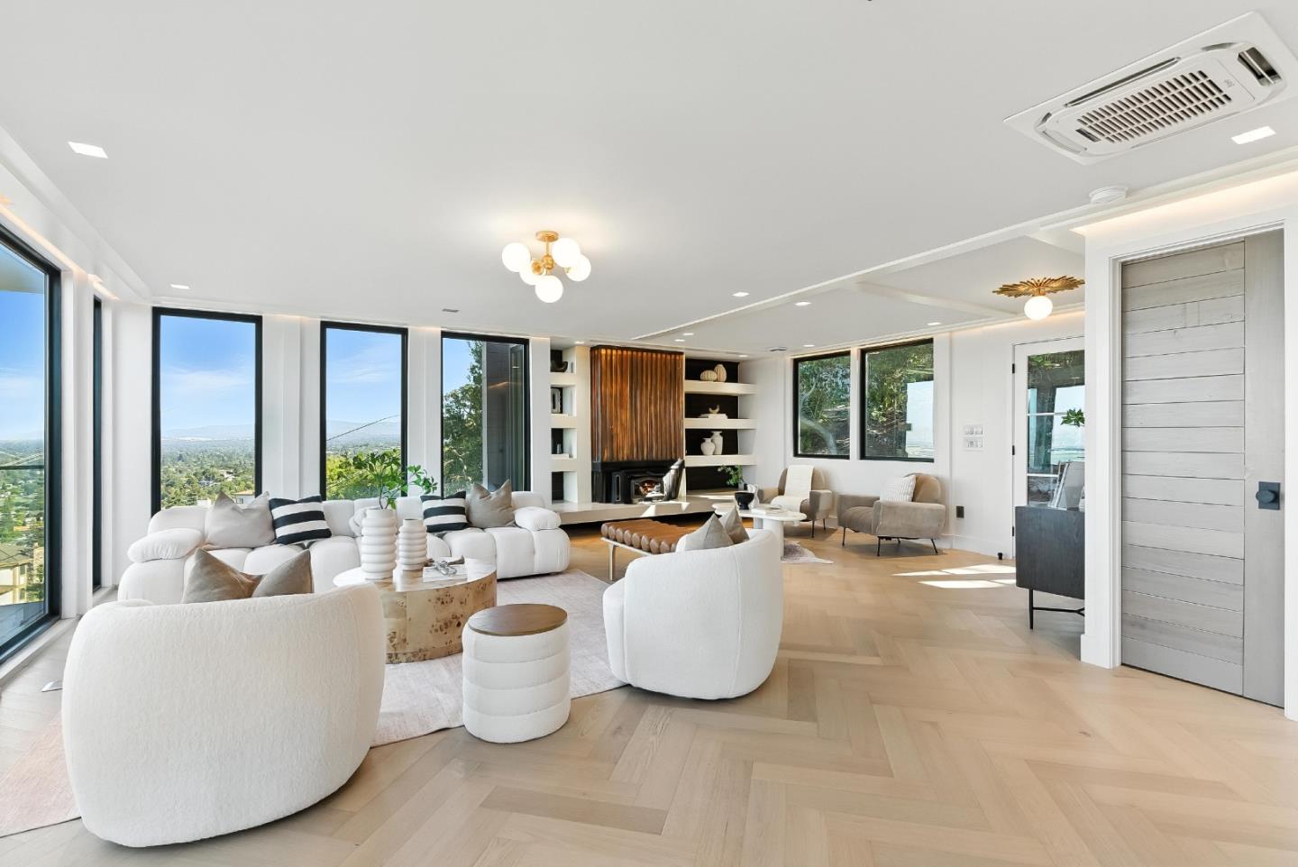Detail Gallery Image 14 of 52 For 490 Shelford Ave, San Carlos,  CA 94070 - 4 Beds | 3/1 Baths
