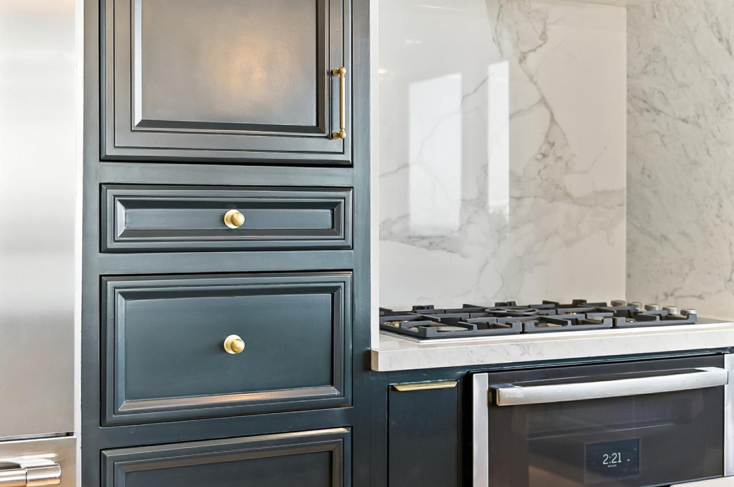 Detail Gallery Image 27 of 52 For 490 Shelford Ave, San Carlos,  CA 94070 - 4 Beds | 3/1 Baths