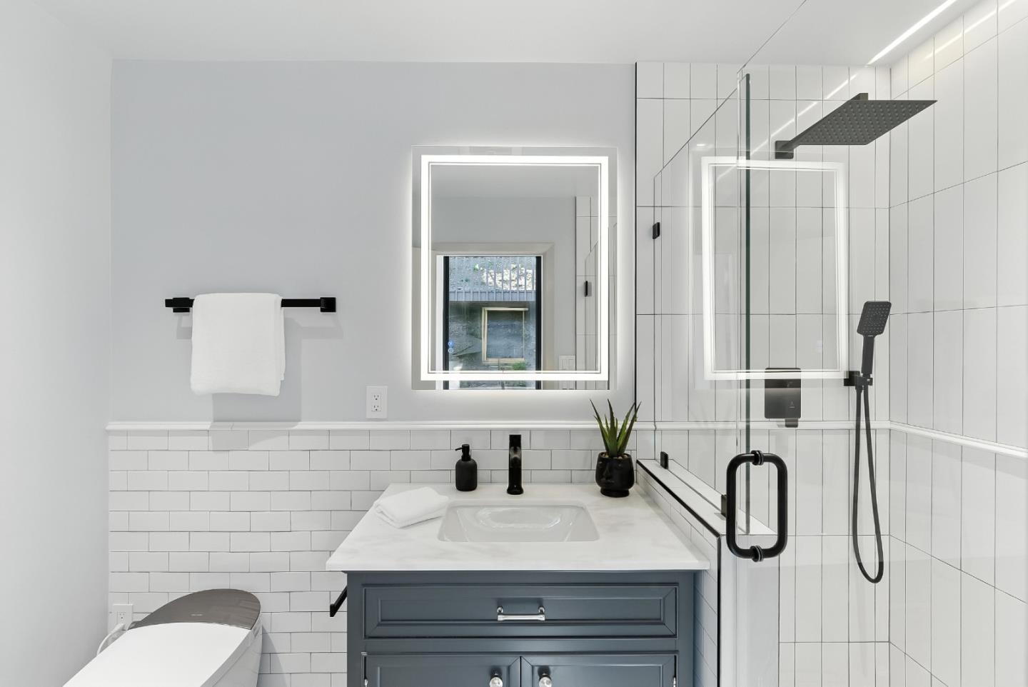 Detail Gallery Image 36 of 52 For 490 Shelford Ave, San Carlos,  CA 94070 - 4 Beds | 3/1 Baths