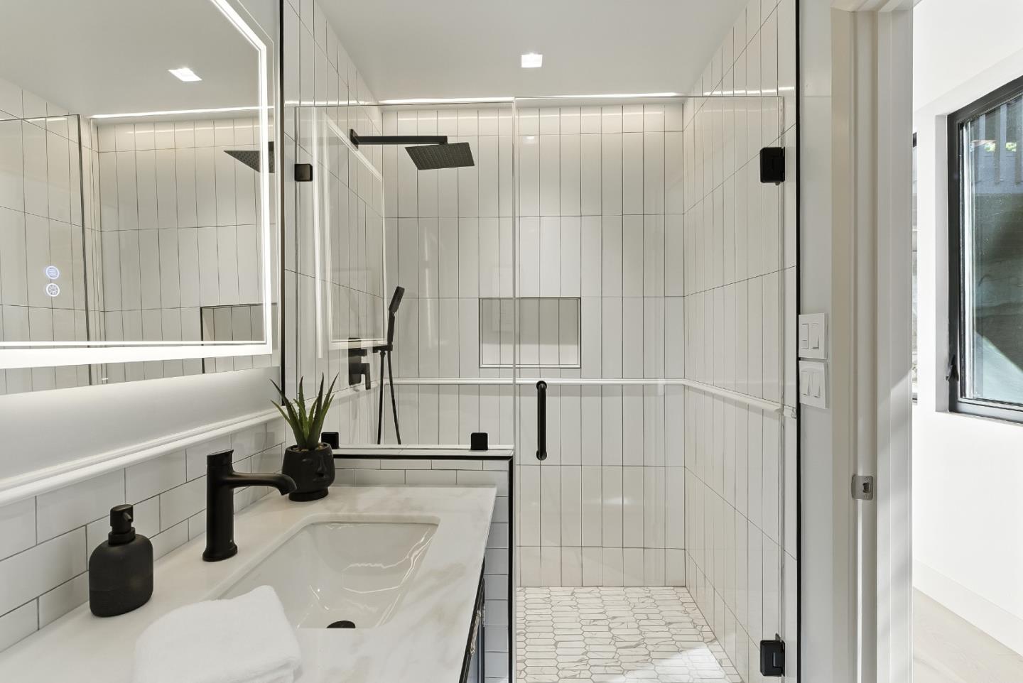 Detail Gallery Image 37 of 52 For 490 Shelford Ave, San Carlos,  CA 94070 - 4 Beds | 3/1 Baths