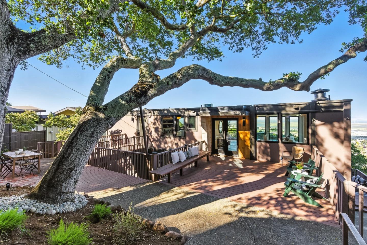 Detail Gallery Image 5 of 52 For 490 Shelford Ave, San Carlos,  CA 94070 - 4 Beds | 3/1 Baths