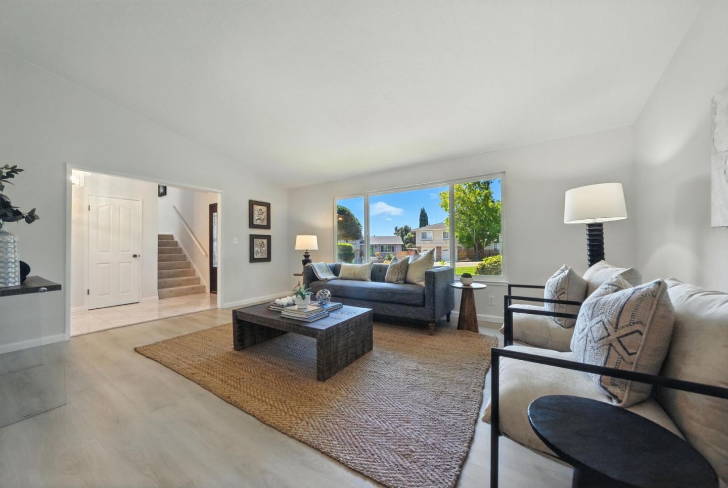Detail Gallery Image 10 of 84 For 5529 Feather Ct, Castro Valley,  CA 94552 - 4 Beds | 2/1 Baths