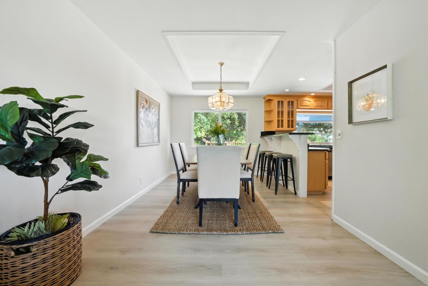 Detail Gallery Image 12 of 84 For 5529 Feather Ct, Castro Valley,  CA 94552 - 4 Beds | 2/1 Baths