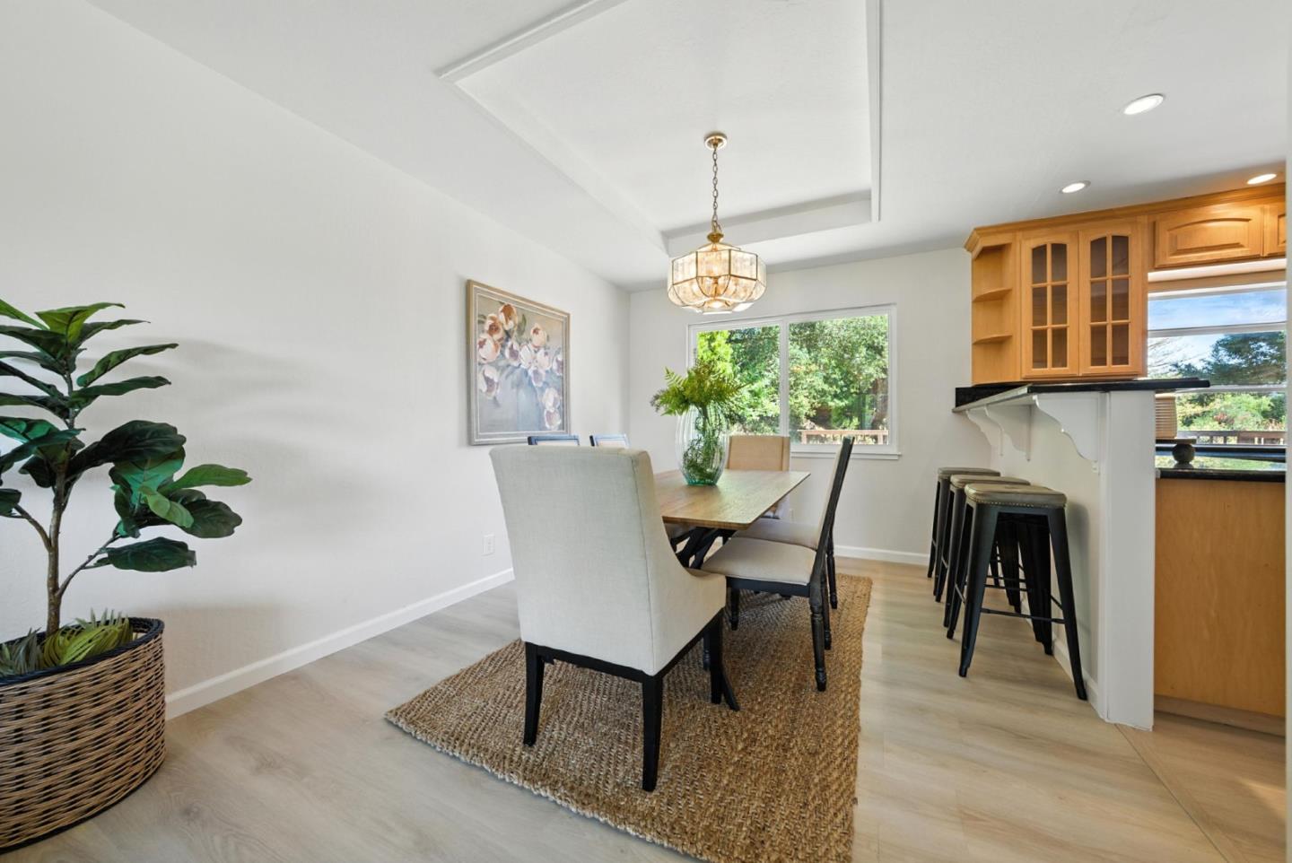 Detail Gallery Image 13 of 84 For 5529 Feather Ct, Castro Valley,  CA 94552 - 4 Beds | 2/1 Baths