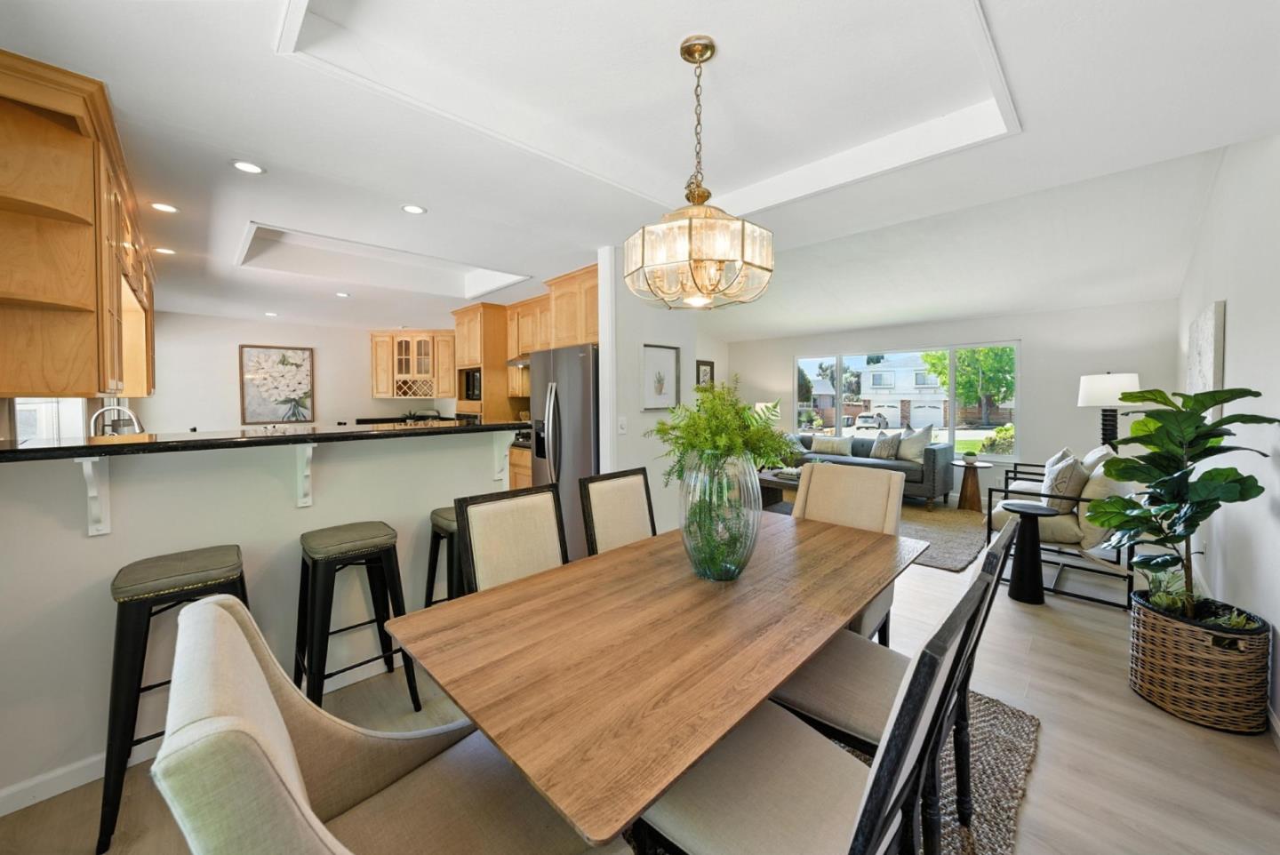 Detail Gallery Image 14 of 84 For 5529 Feather Ct, Castro Valley,  CA 94552 - 4 Beds | 2/1 Baths