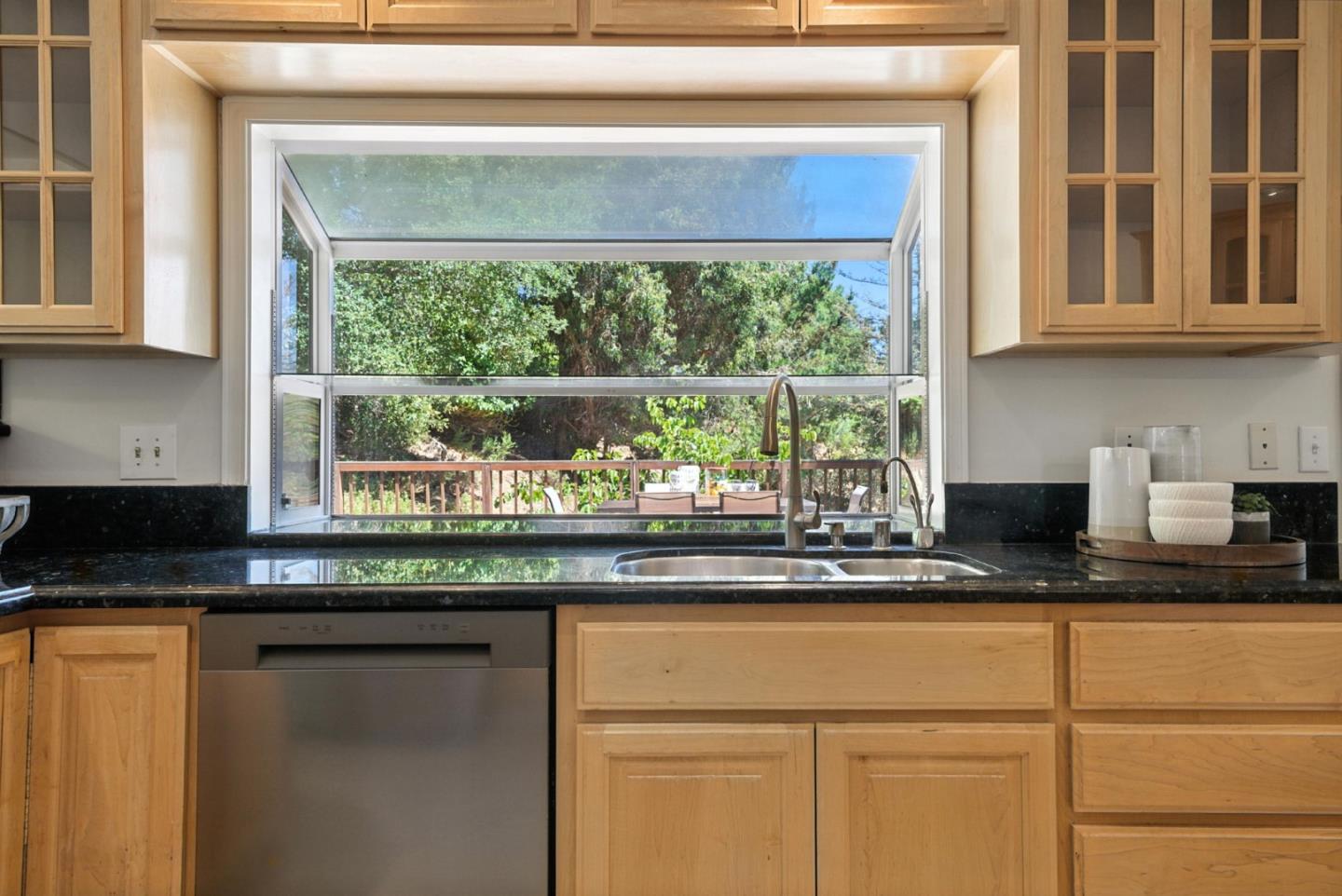 Detail Gallery Image 18 of 84 For 5529 Feather Ct, Castro Valley,  CA 94552 - 4 Beds | 2/1 Baths