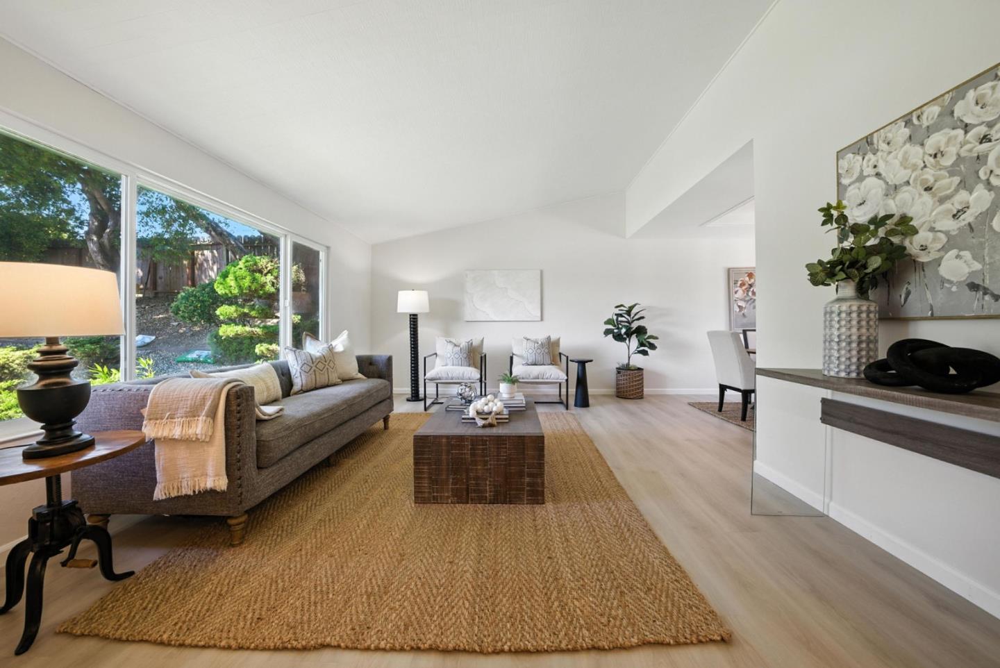 Detail Gallery Image 7 of 84 For 5529 Feather Ct, Castro Valley,  CA 94552 - 4 Beds | 2/1 Baths