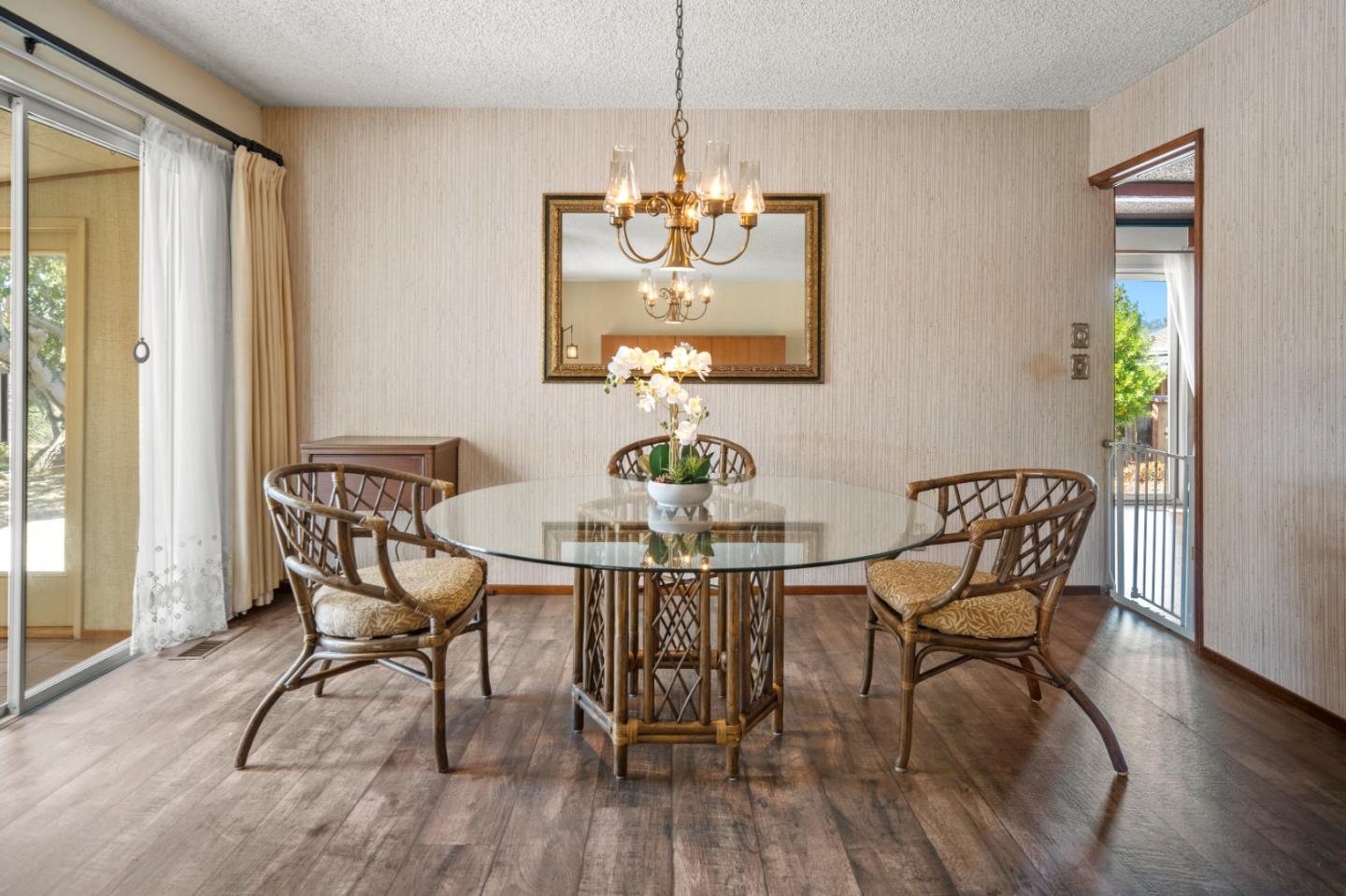Detail Gallery Image 11 of 34 For 9495 S Century Oak Rd, Salinas,  CA 93907 - 3 Beds | 2 Baths